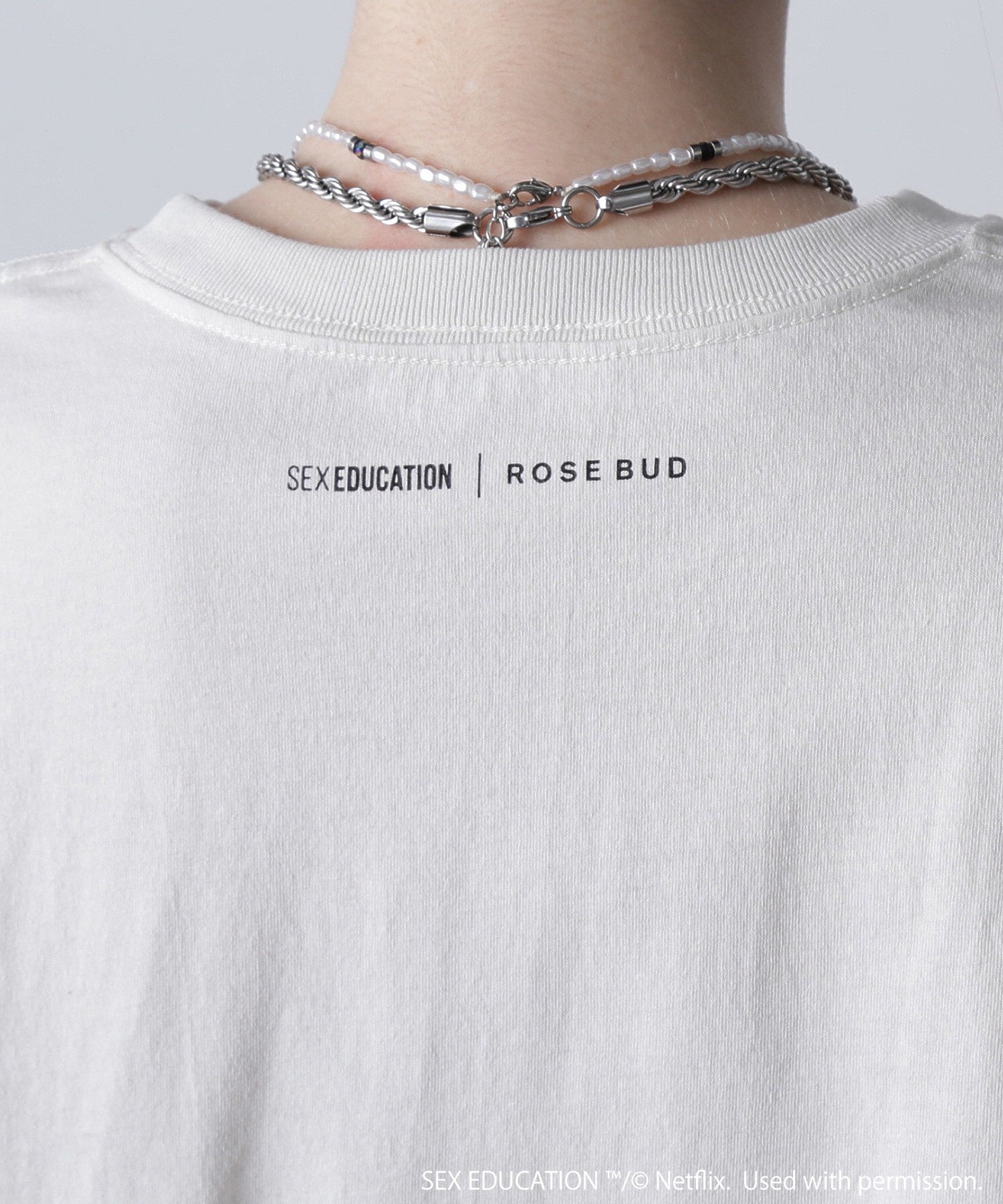 Netflix Series ‘SEX EDUCATION’ × ROSE BUD/MAEVE BOX LOGO TEE