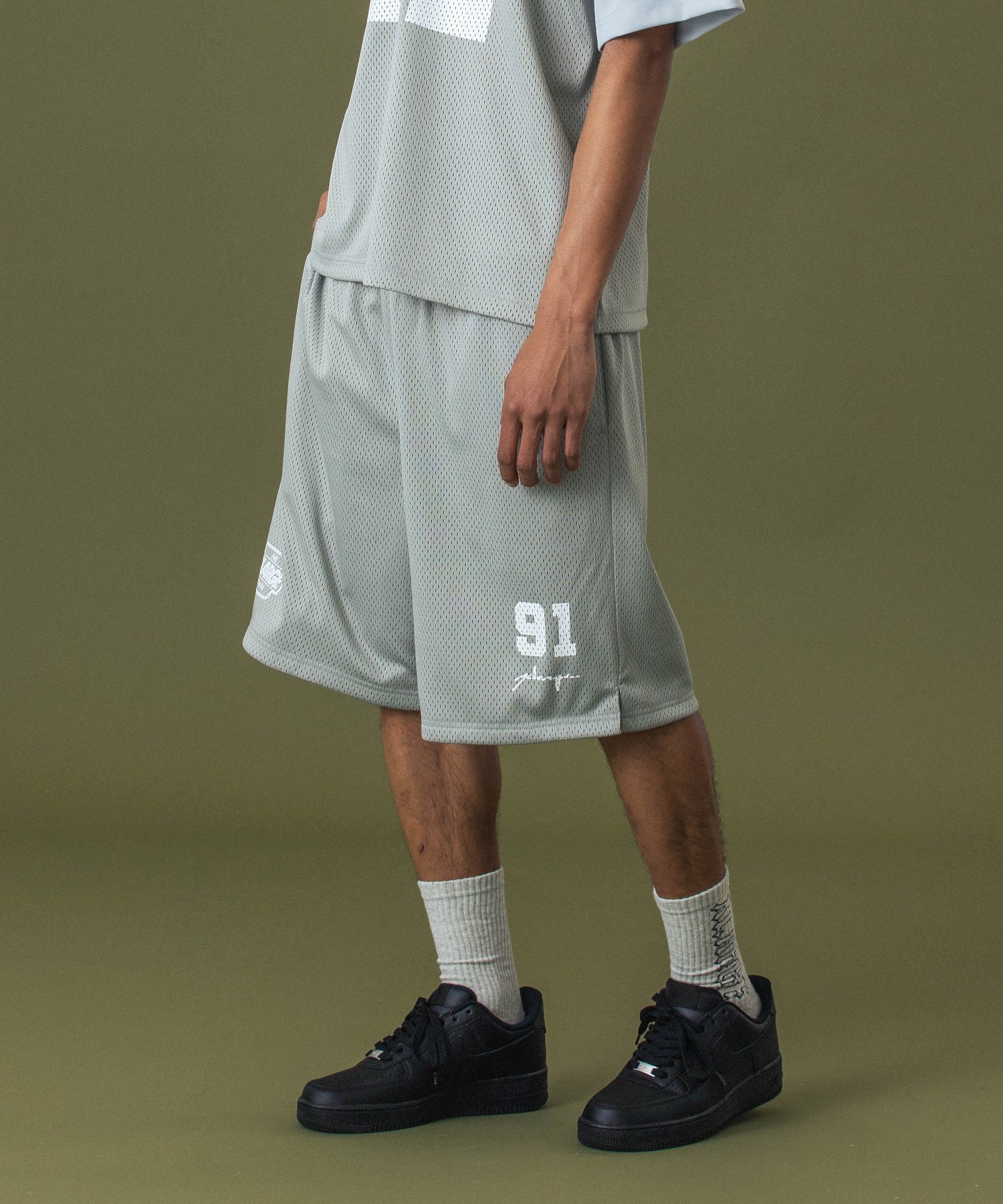 MODEL 身長185cm / 着用サイズ：Lサイズ