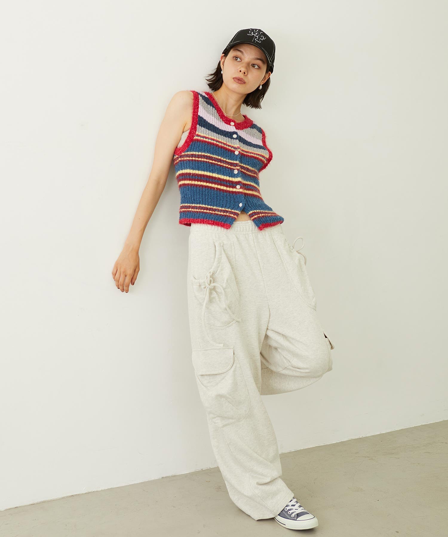 TWO-TYPE STRIPED KNIT VEST