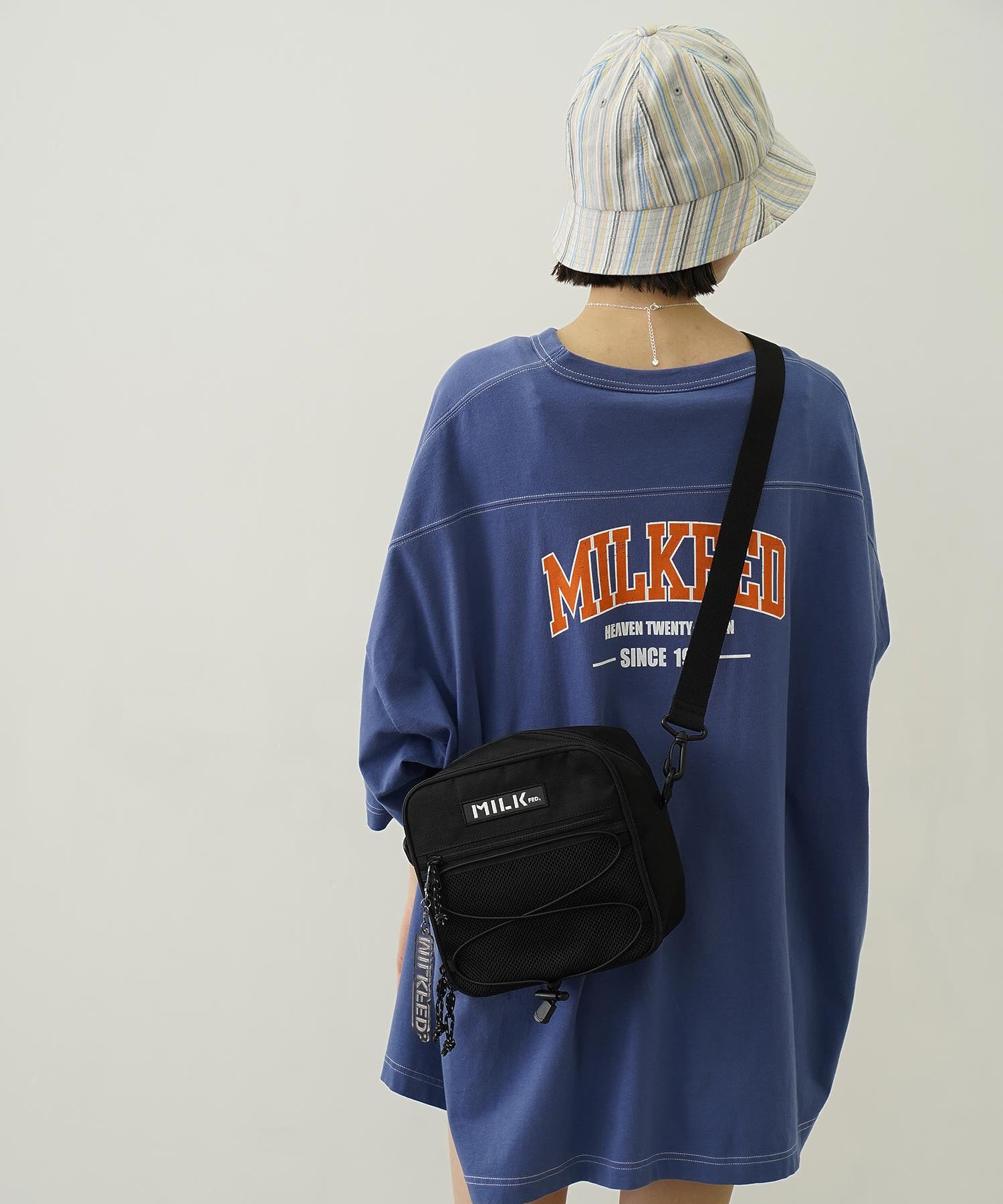 DAILY SQUARE SHOULDER BAG