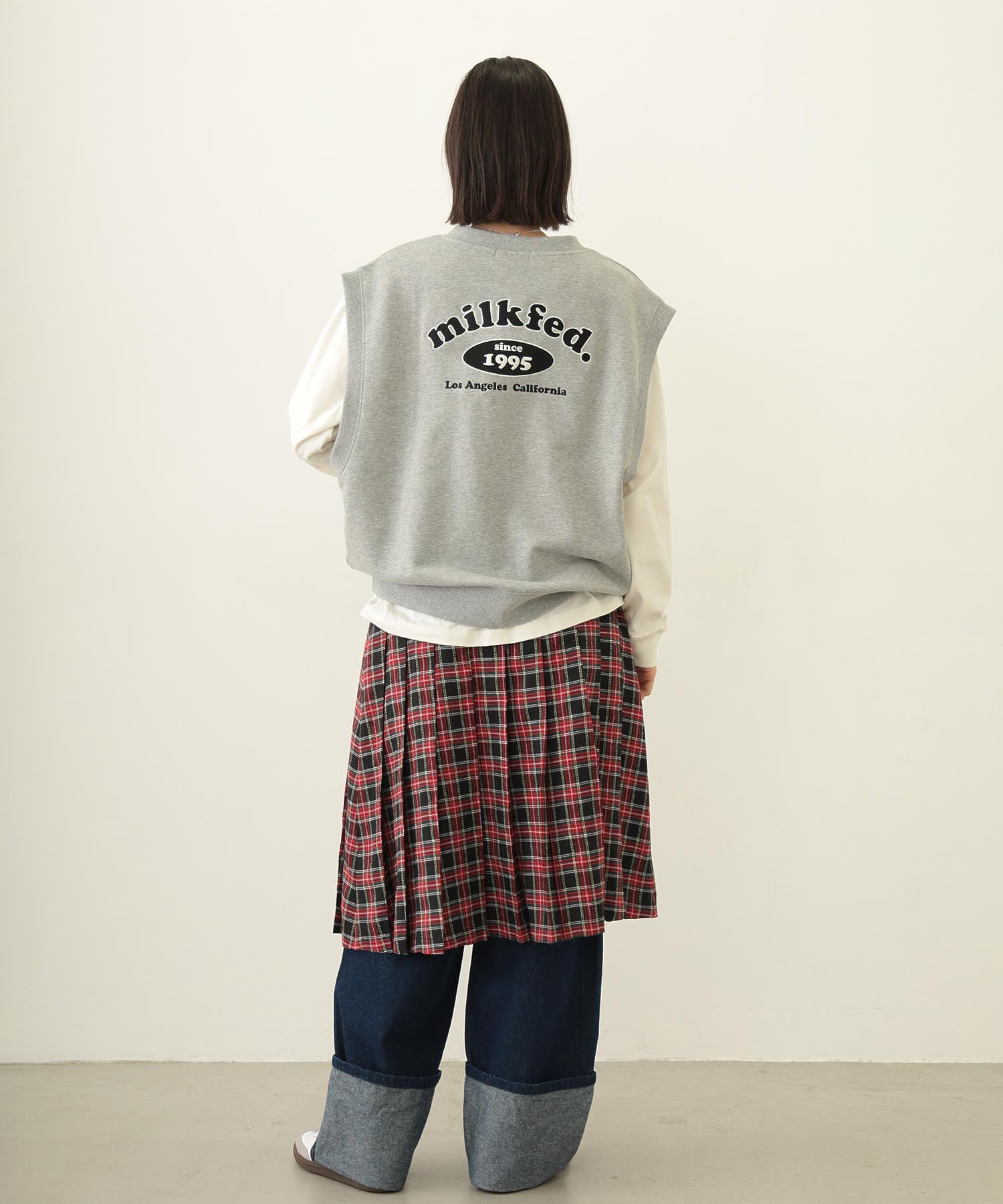 V-NECK SWEAT VEST