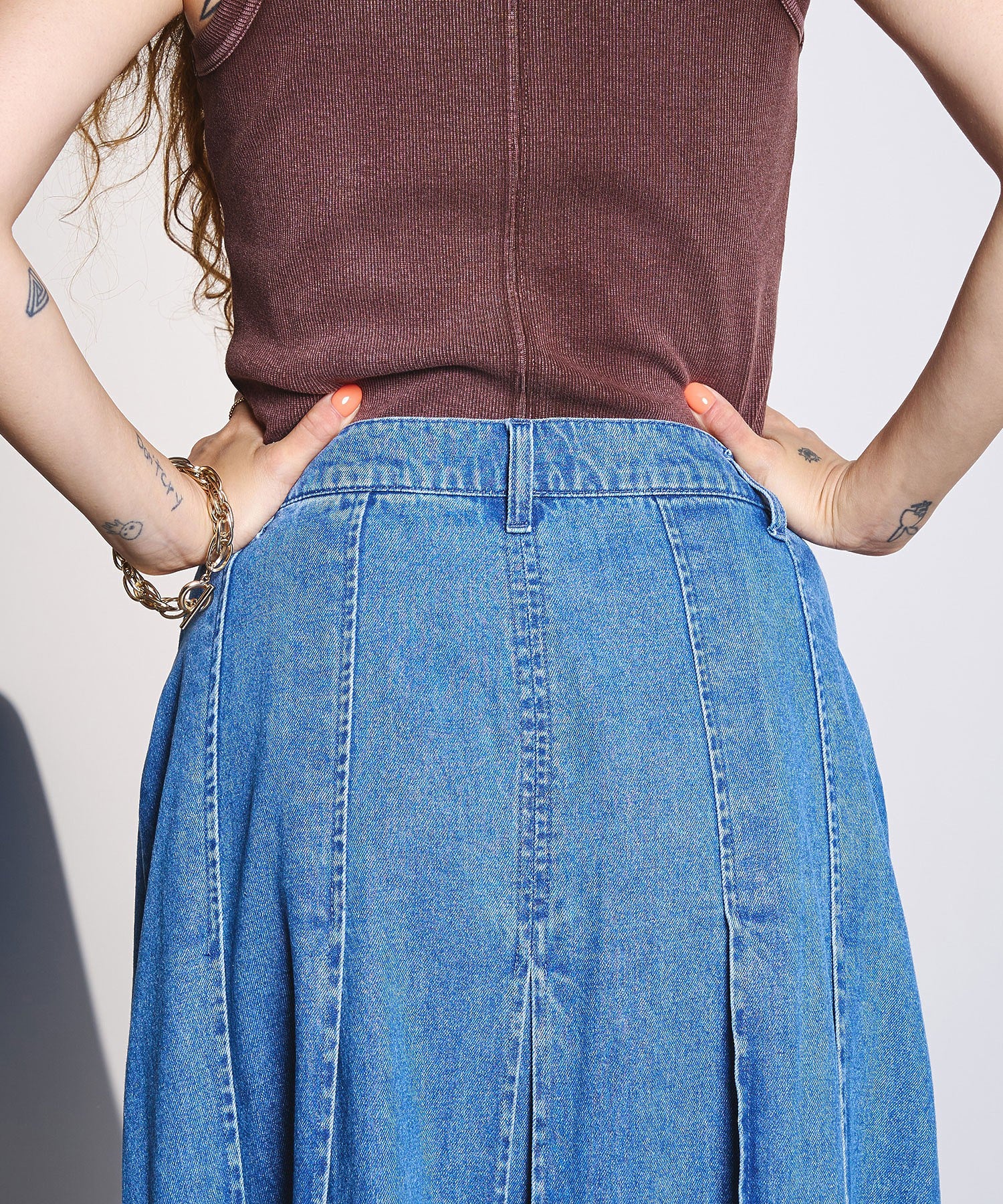 DENIM PLEATED LONG SKIRT