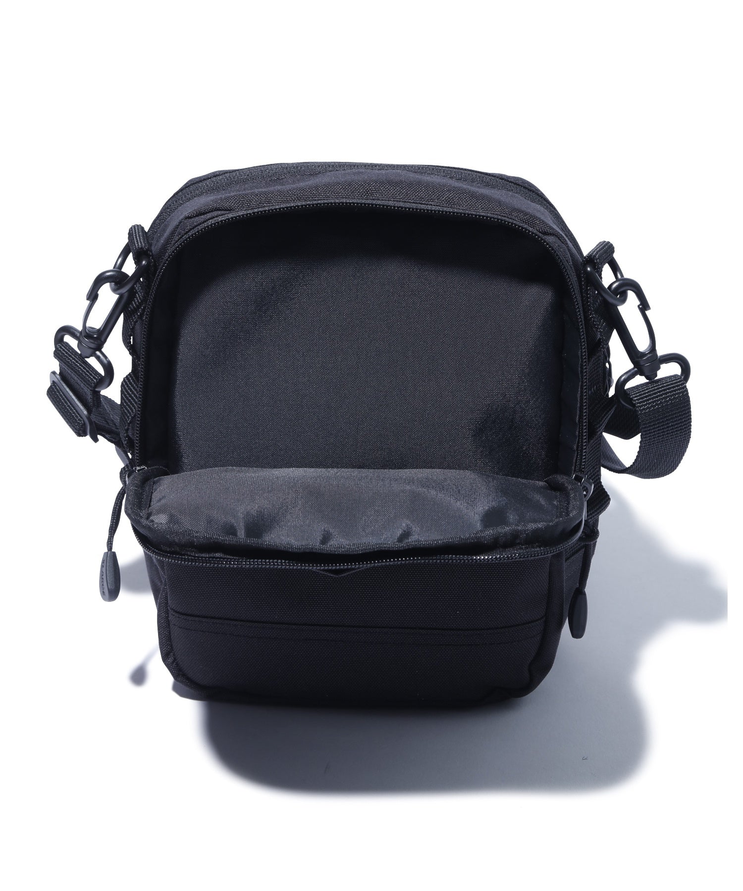 SQUARE SHOULDER BAG