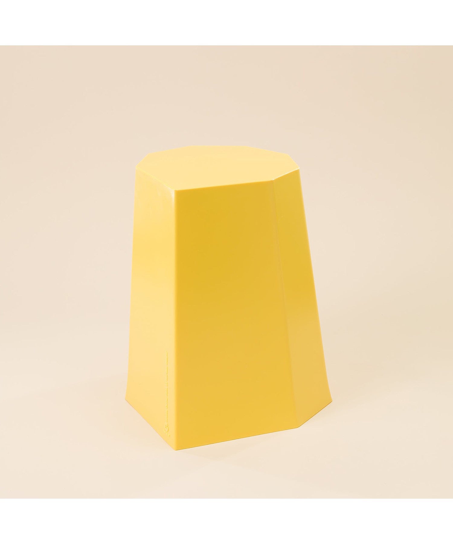 Arnold Circus Stool / Martino Gamper