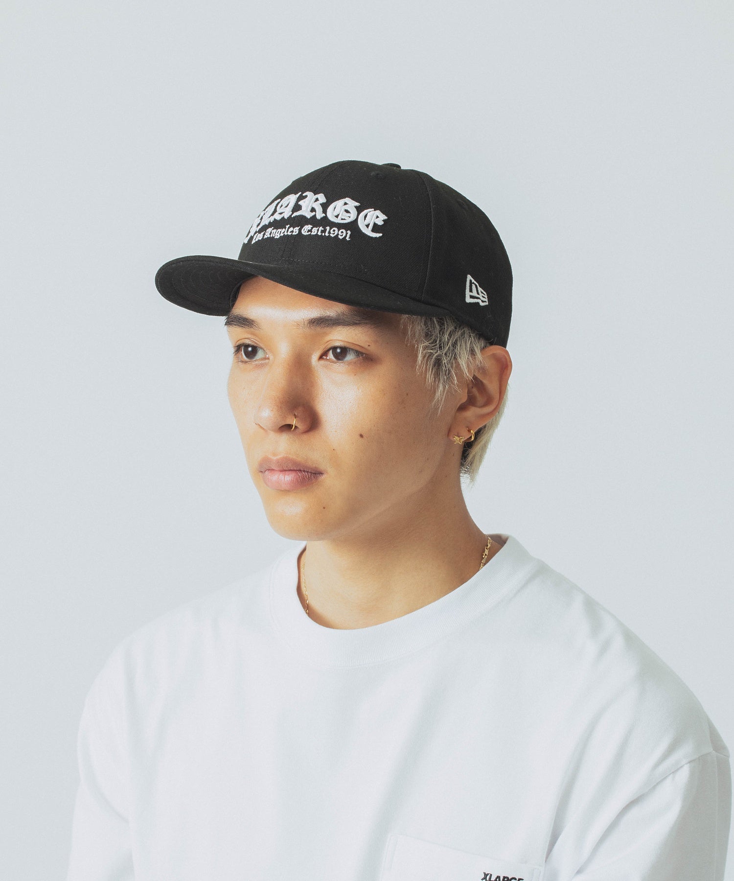 XLARGE×NEW ERA OLD ENGLISH LOGO CAP