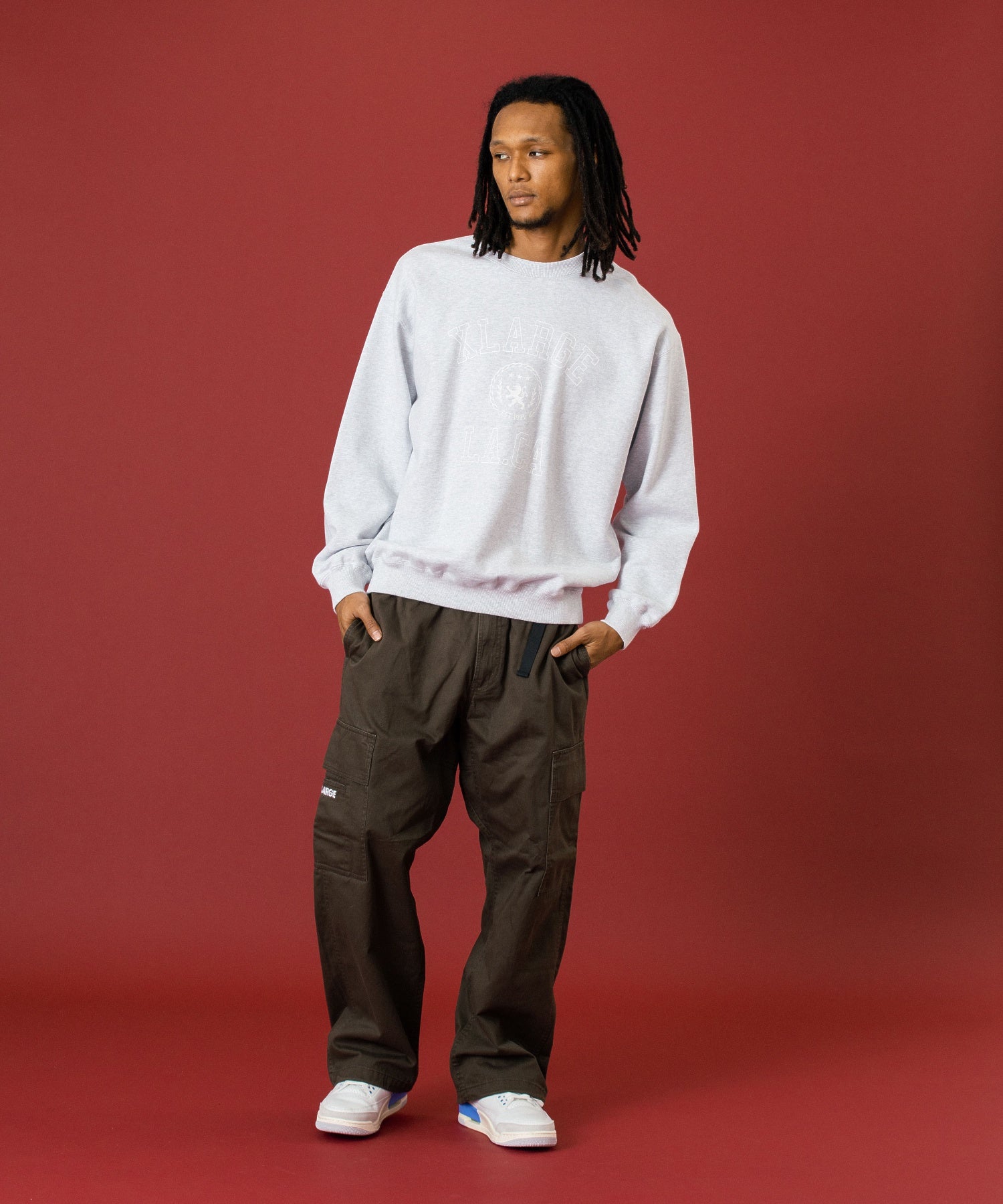 COLLEGE LOGO CREWNECK SWEATSHIRT