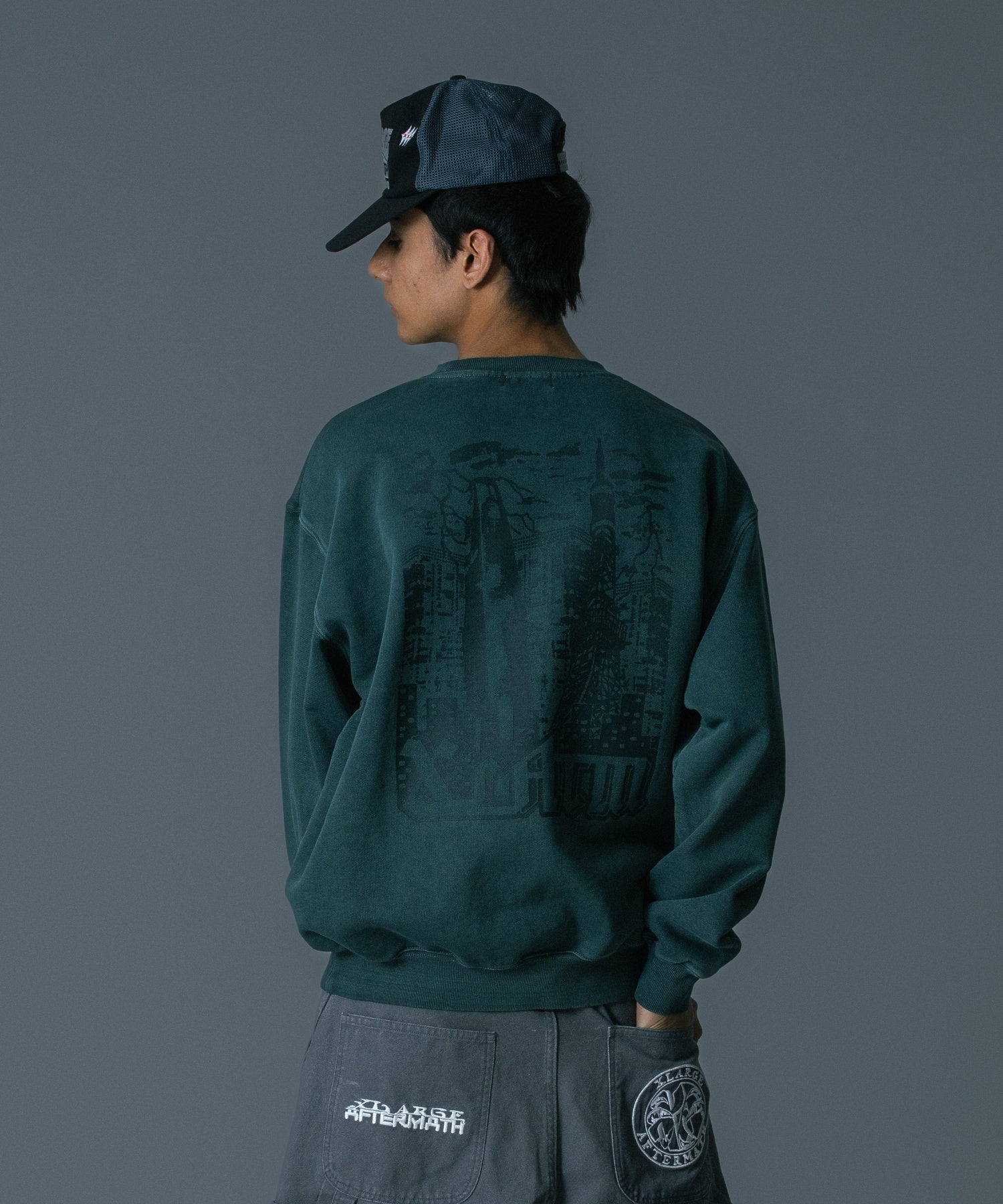 XLARGE×AFTERMATH CREWNECK SWEATSHIRT