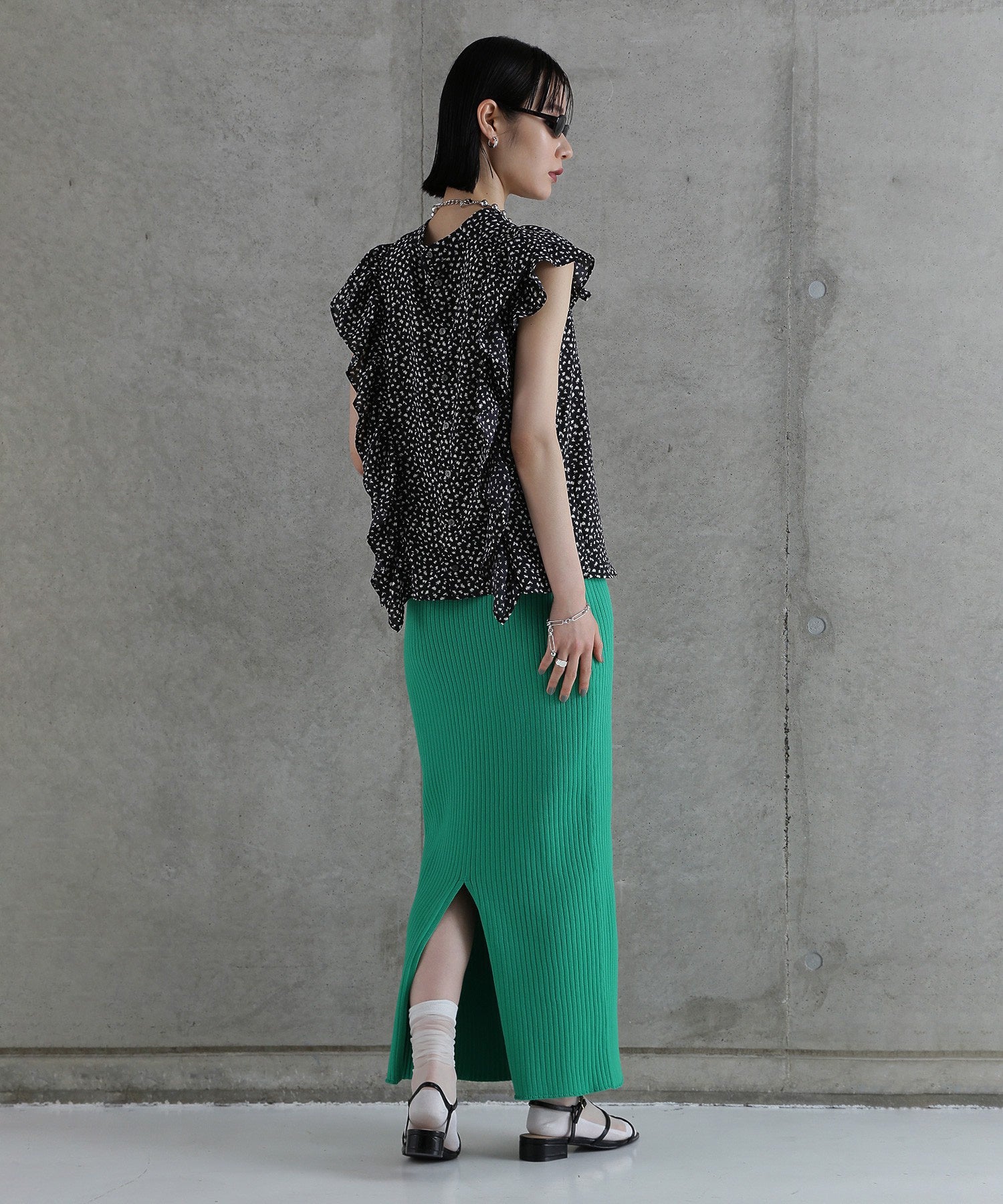 【WEB・一部店舗限定】2WAYフリルブラウス