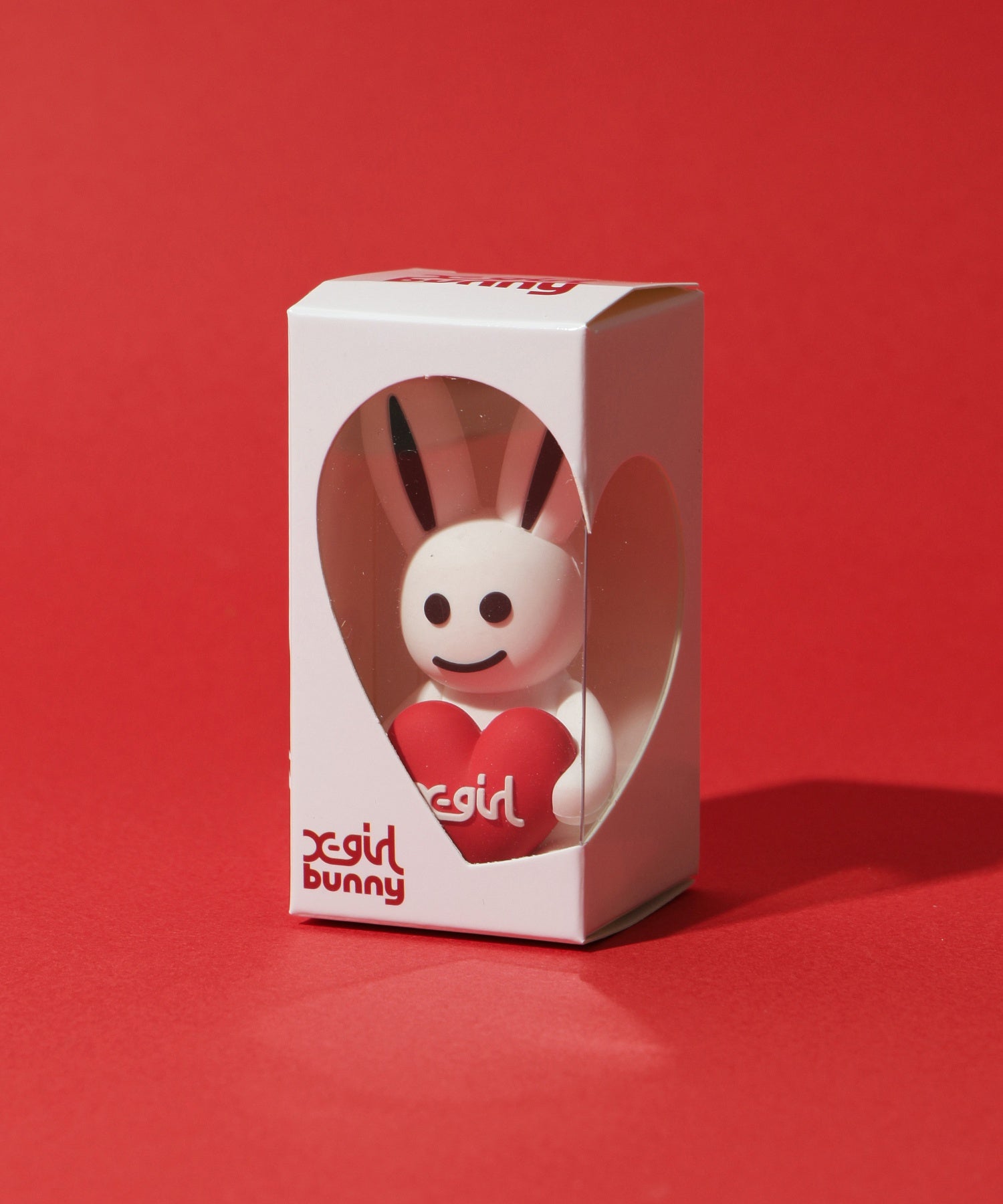 MILLS LOGO HEART HOLDING BUNNY FIGURE