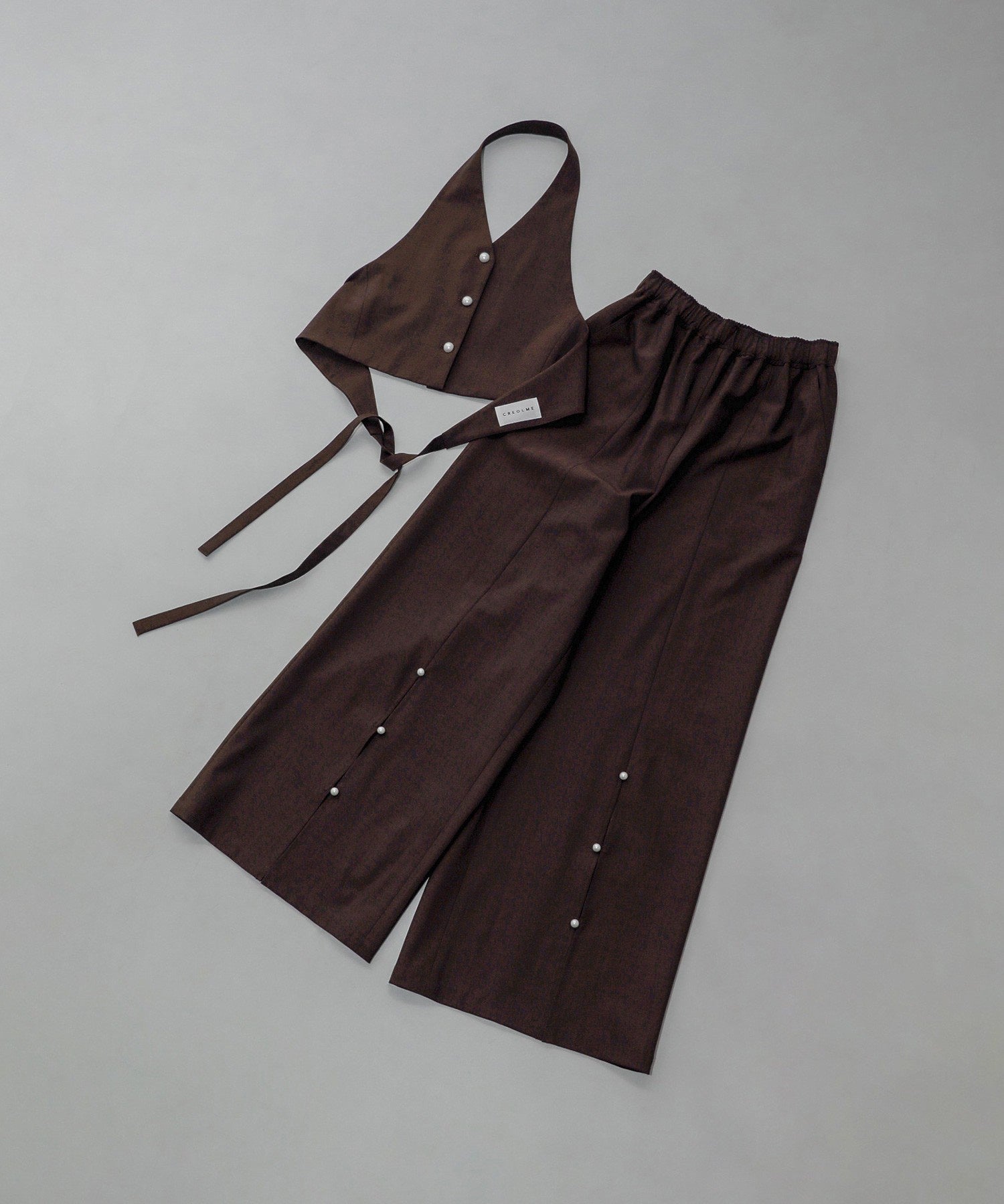 スーチングフロントスリットワンドパンツ