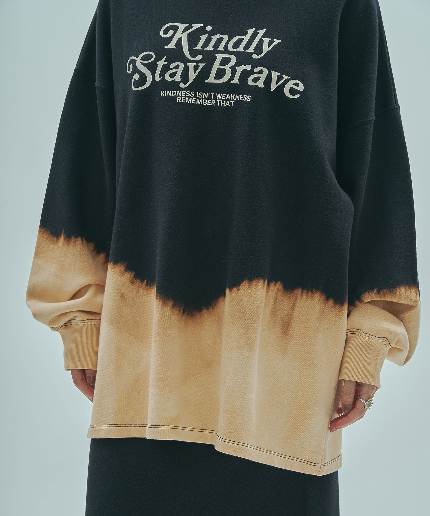 mag.by c/BLEACH L/S SWEAT