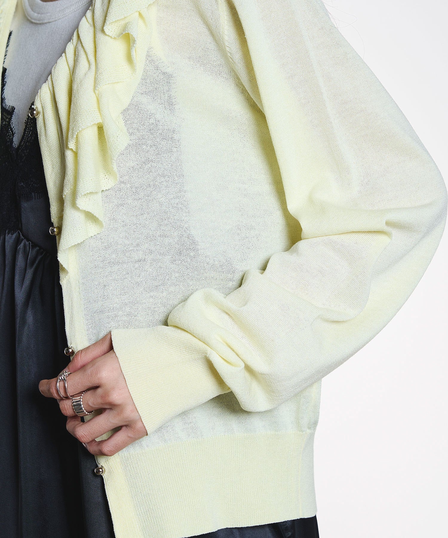 FRILL COLLAR CARDIGAN