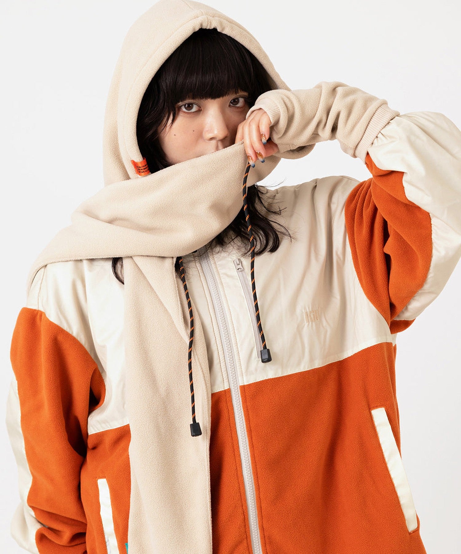 【KiU】FLEECE HOODED MUFFLER