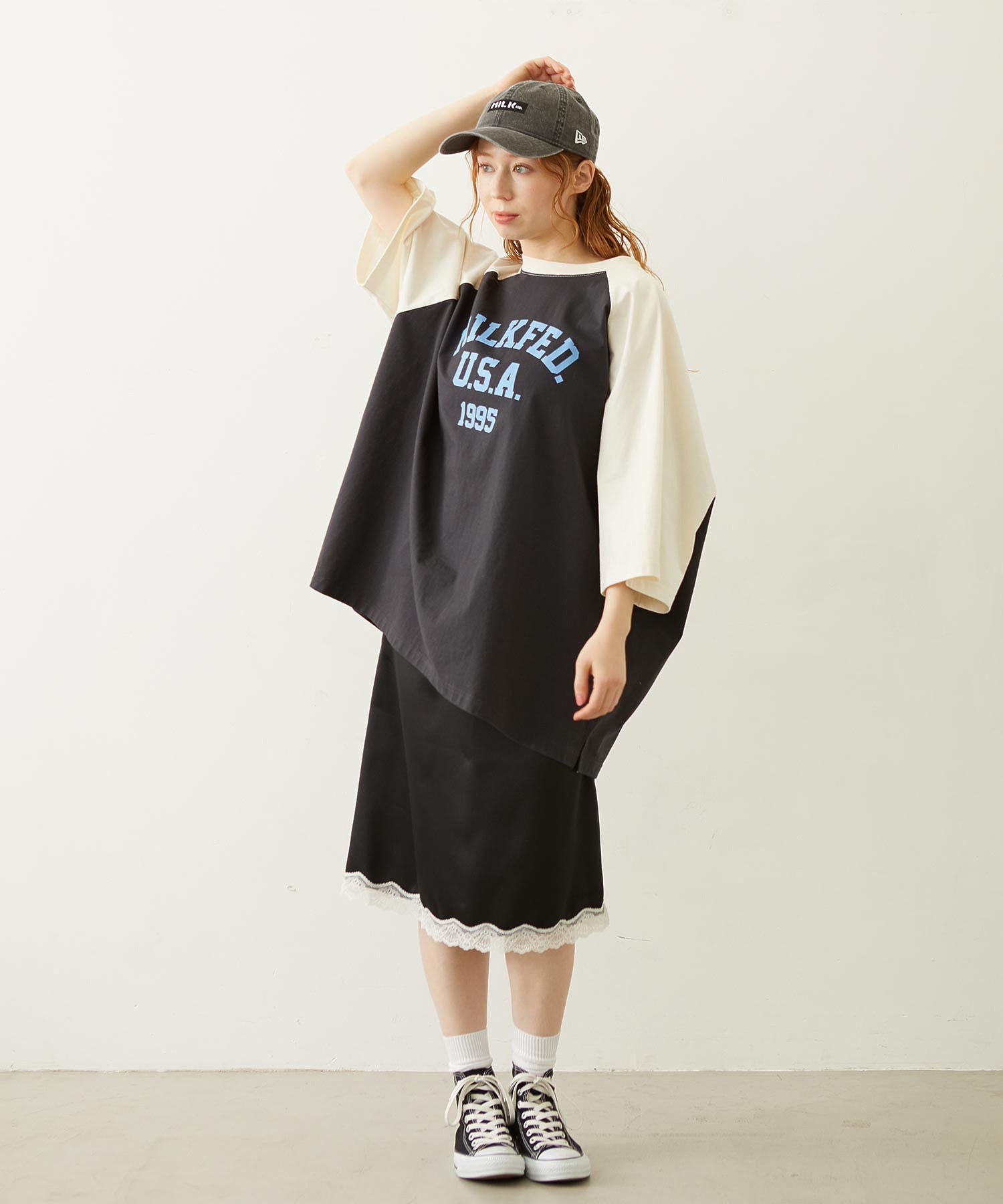 COLLEGE LOGO BIG S/S TOP