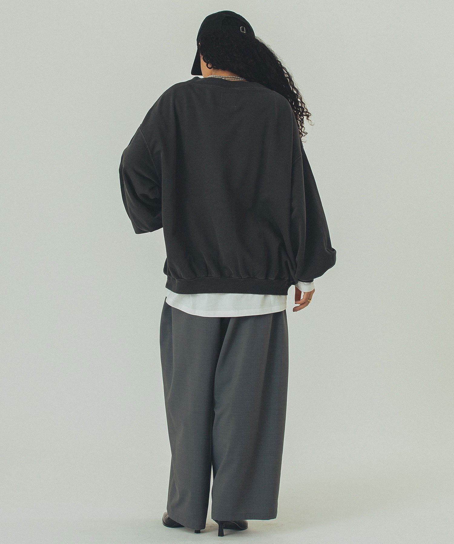 GENE HEAVENS/VOLUME SLEEVE PRINT SWEAT