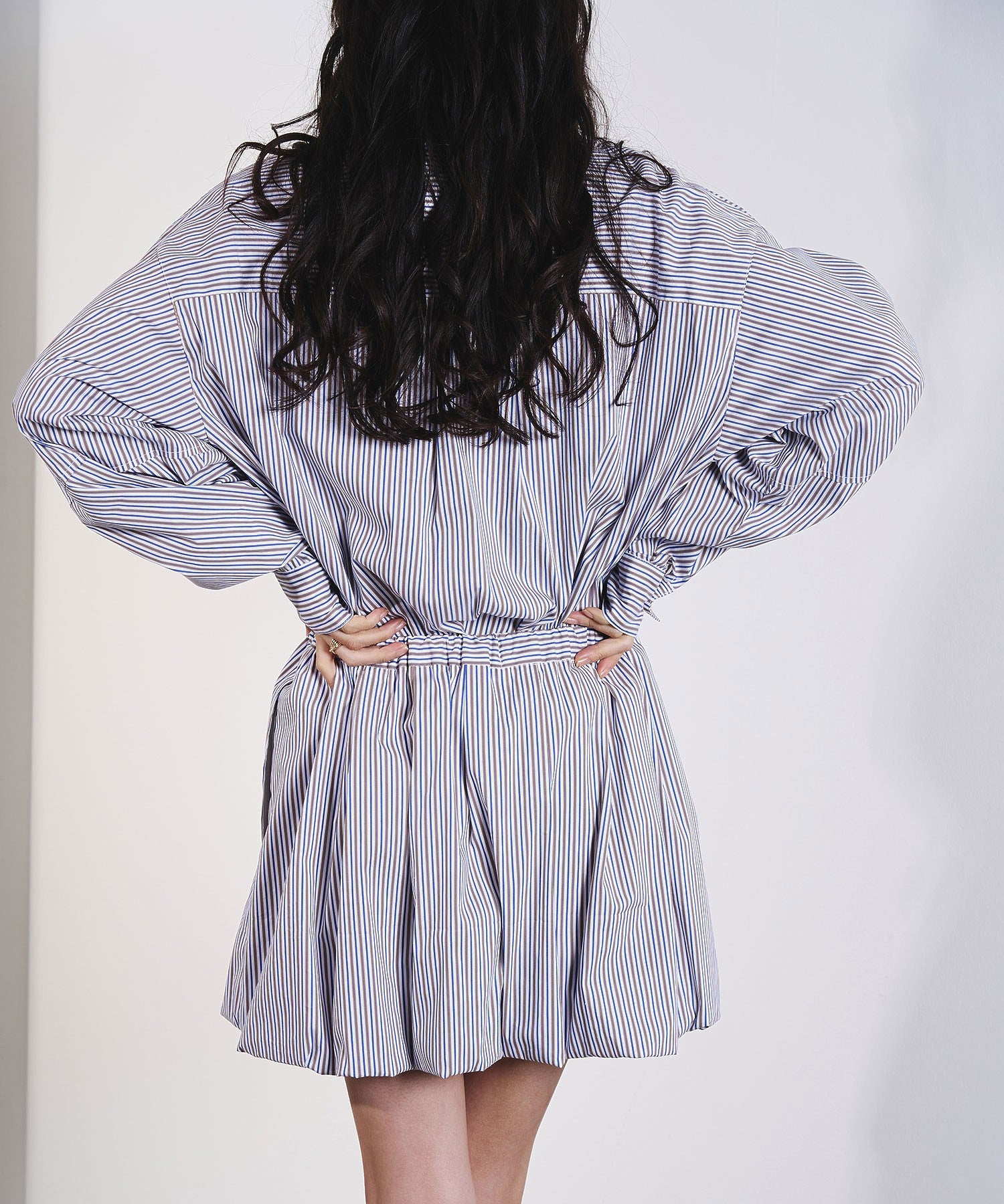 ASSORTED VOLUME SLEEVE SHIRT