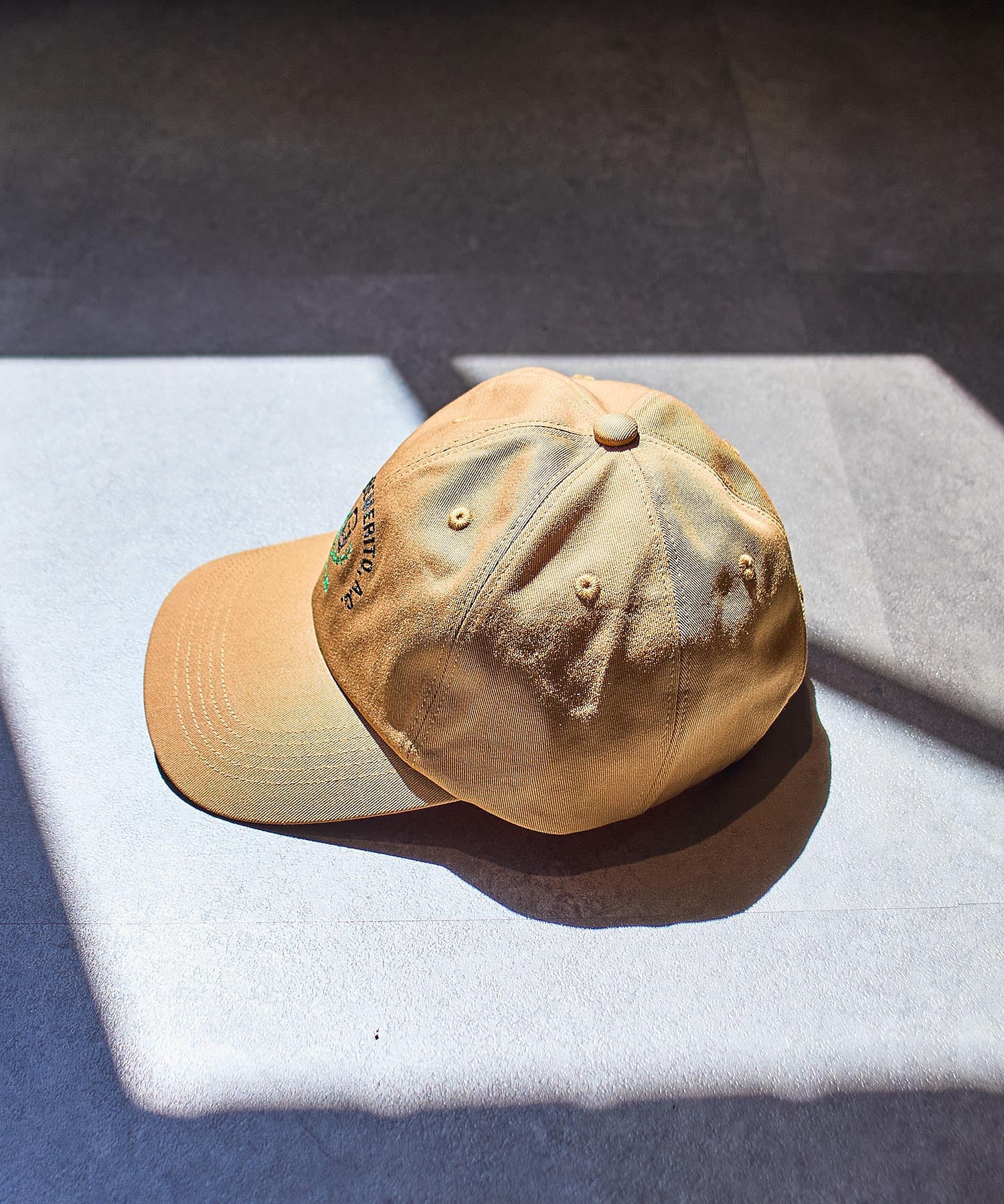 LY/LETREO CAP