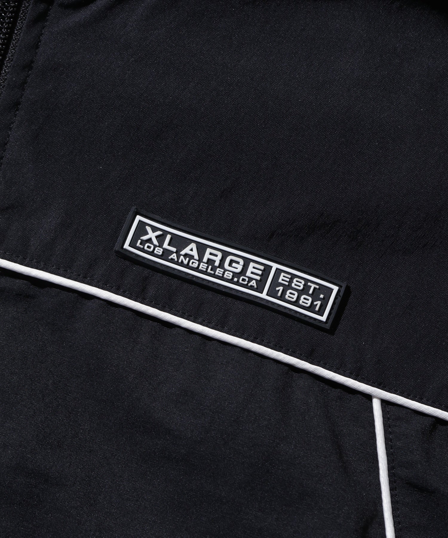 CURVED NYLON JACKET