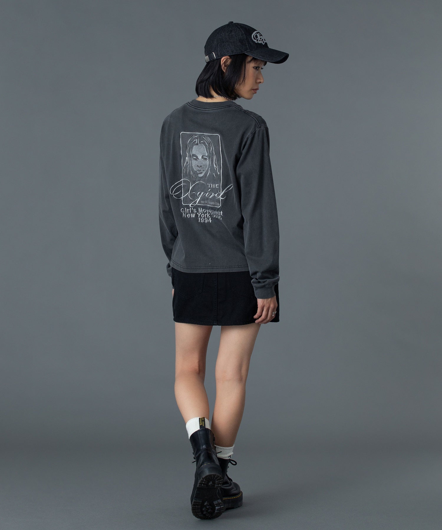 PIGMENT DYED FACE AND LOGO SQUARE PATCH L/S TEE