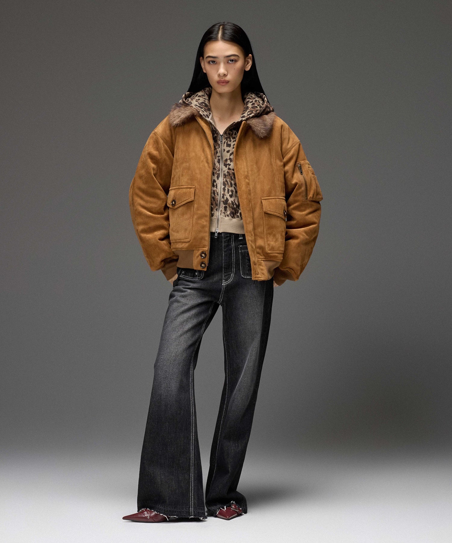 DETACHABLE FAUX FUR COLLAR PATCHED LOGO JACKET