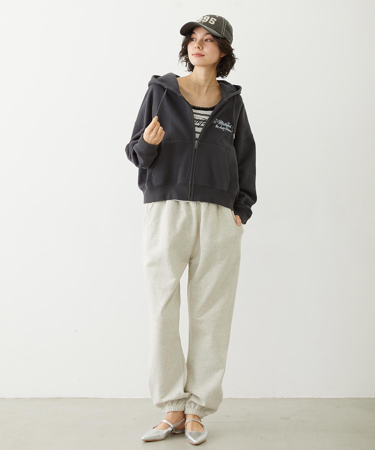 RHINESTONE LOGO SHORT ZIP UP HOODIE