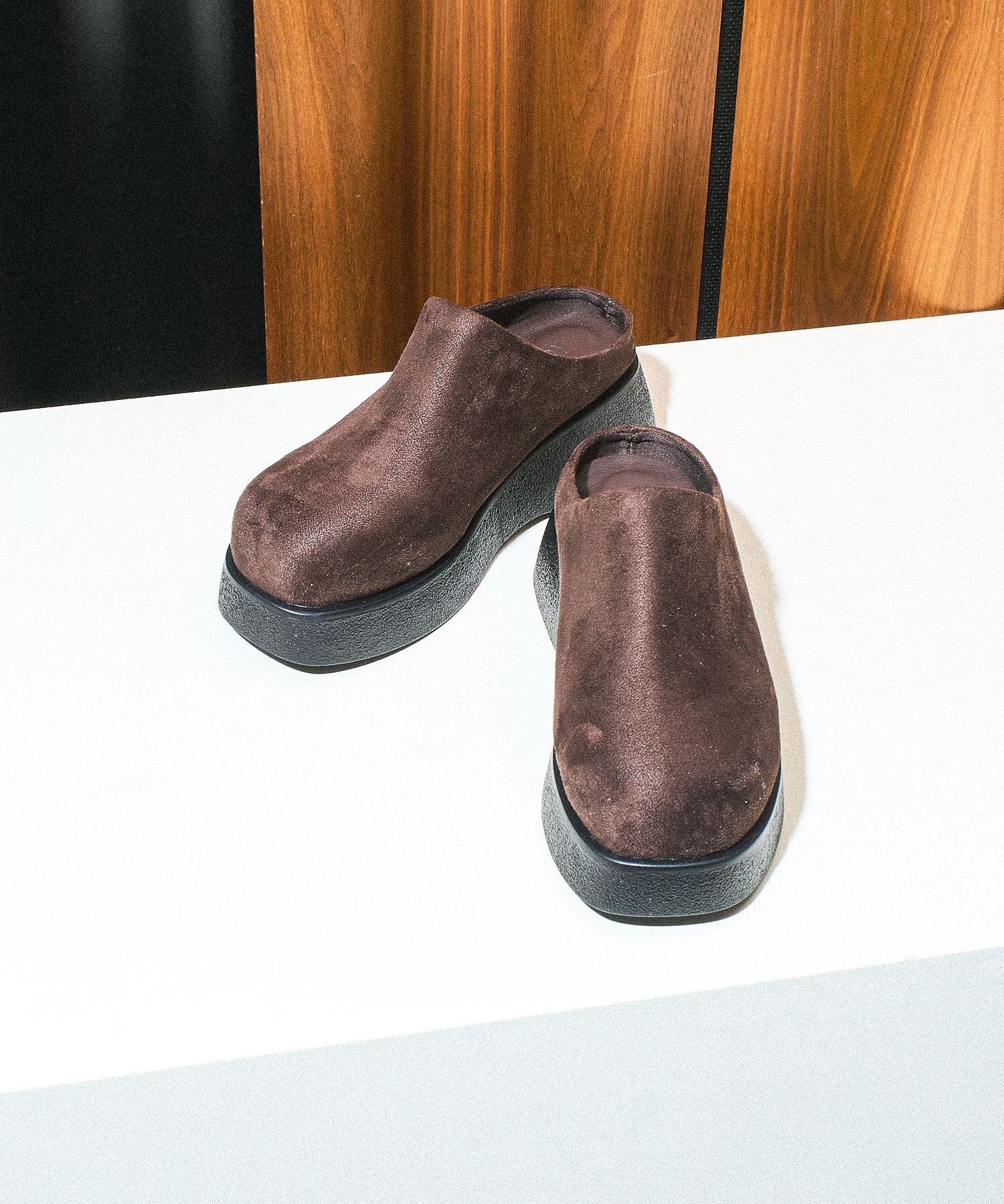 CLOG SHOES