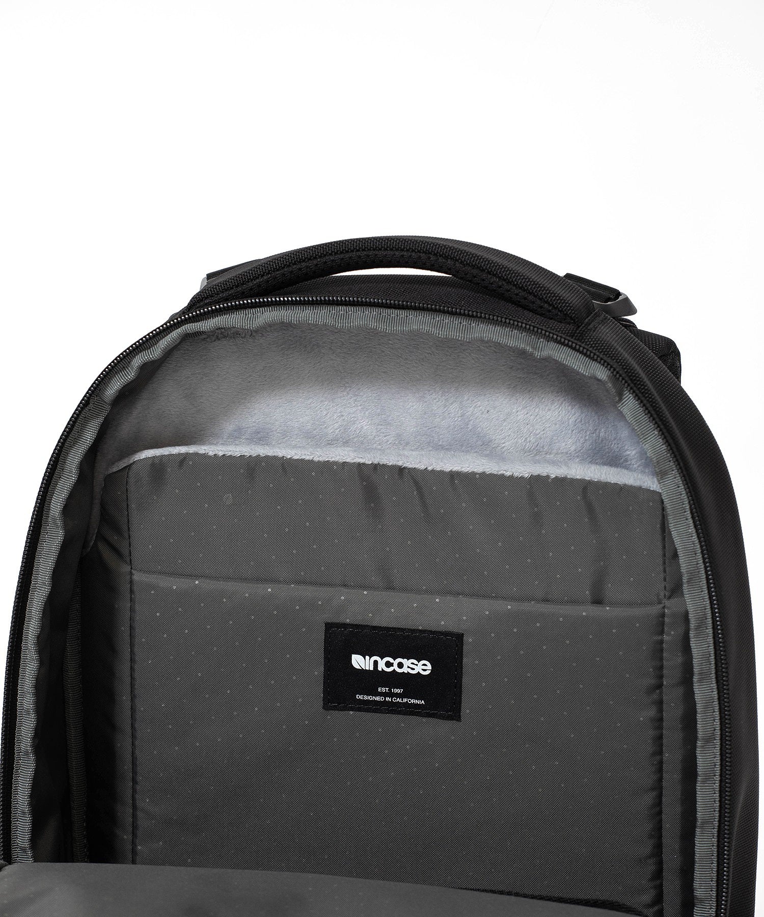 Incase Tracks Backpack 18L-Black