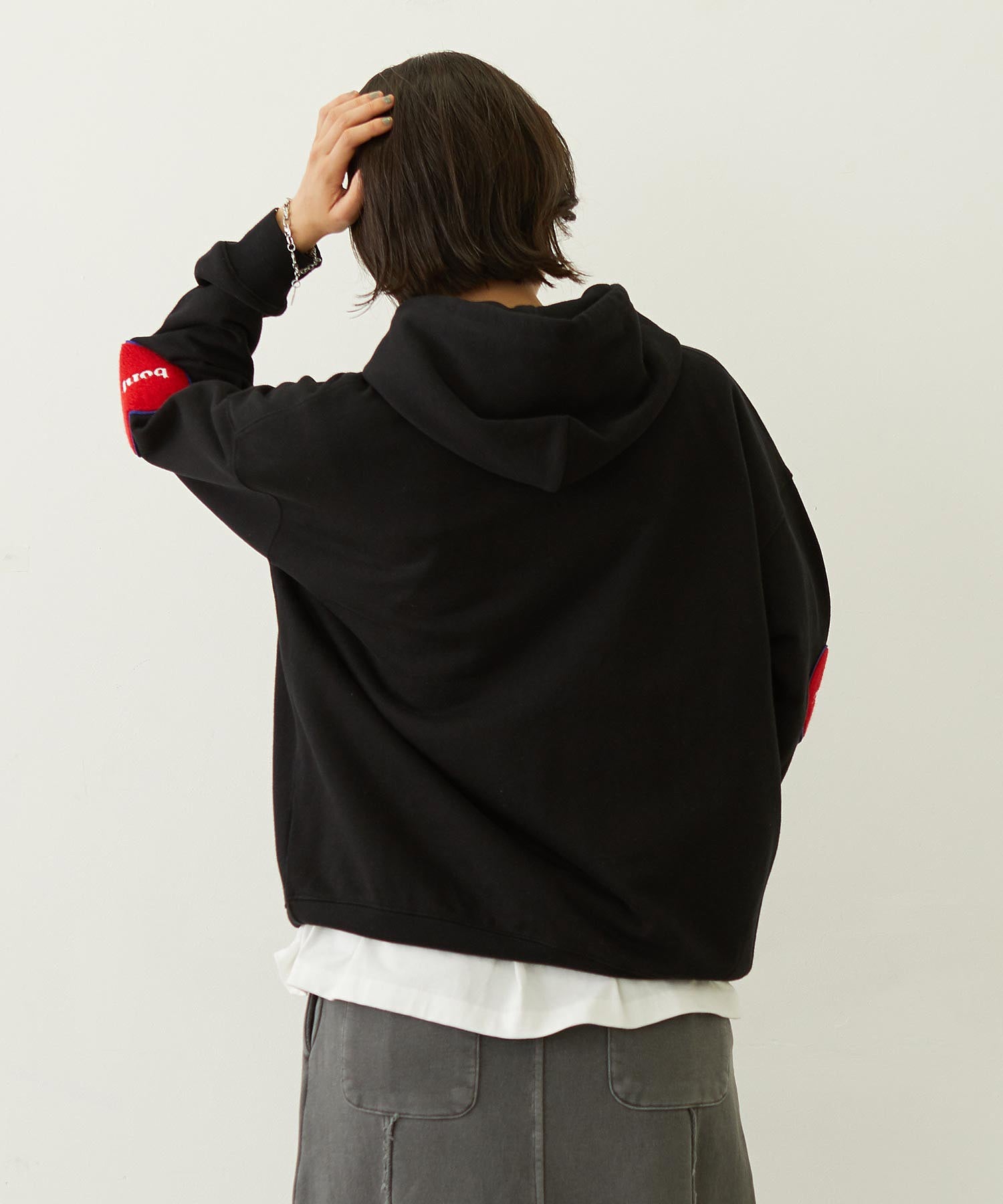 HEART ELBOW PATCH SWEAT HOODIE