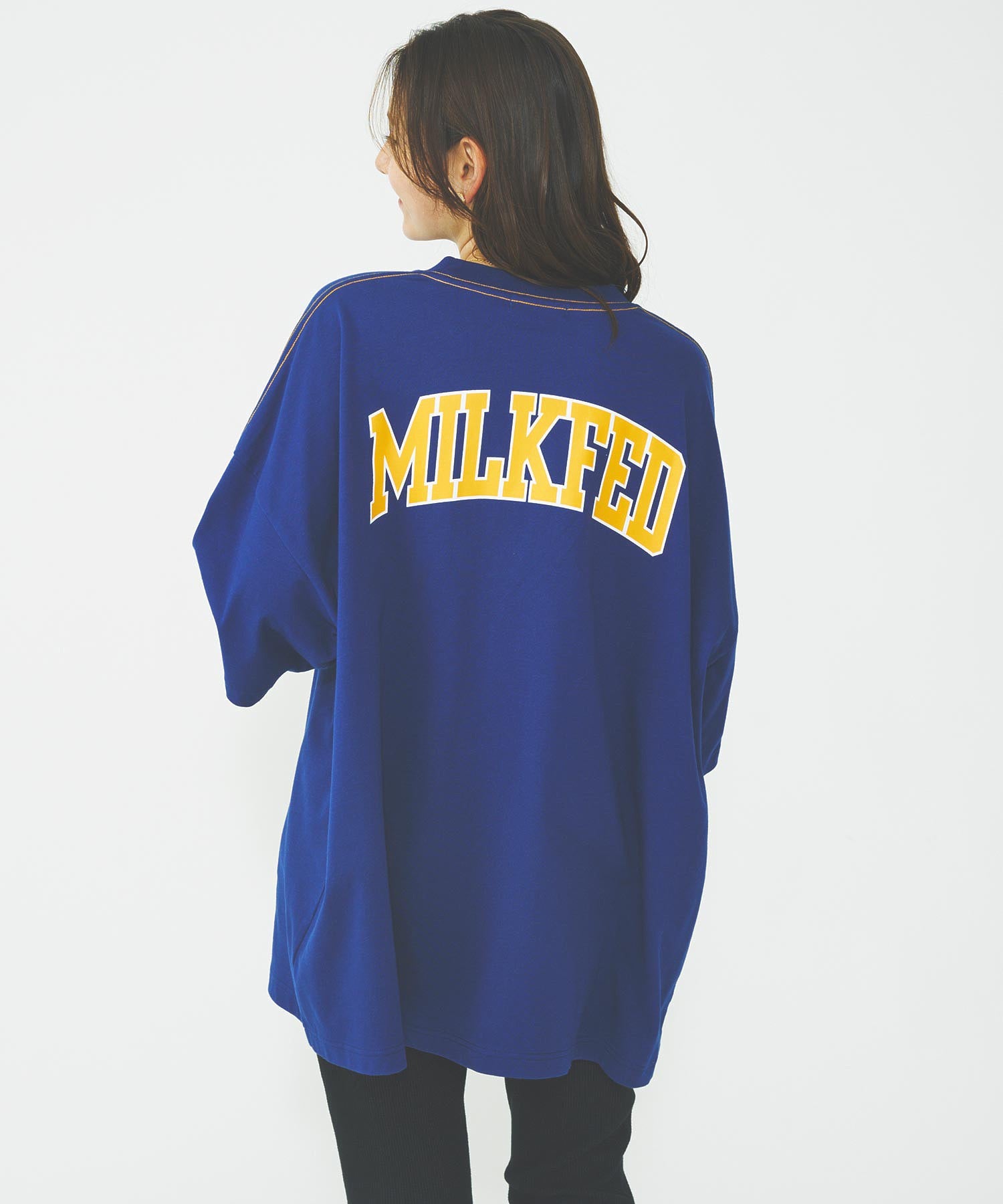 COLLEGE LOGO SUPER BIG S/S TOP