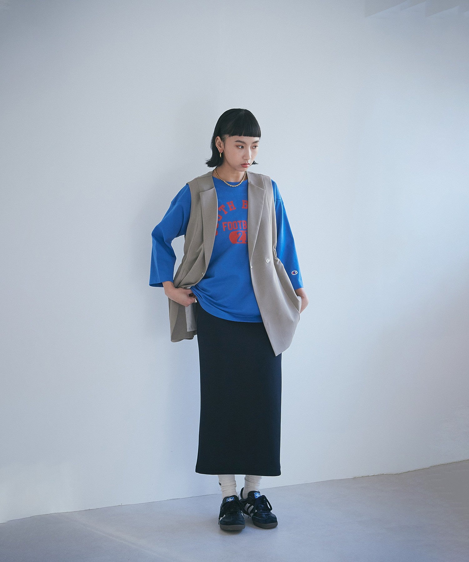 カットタイトスカート