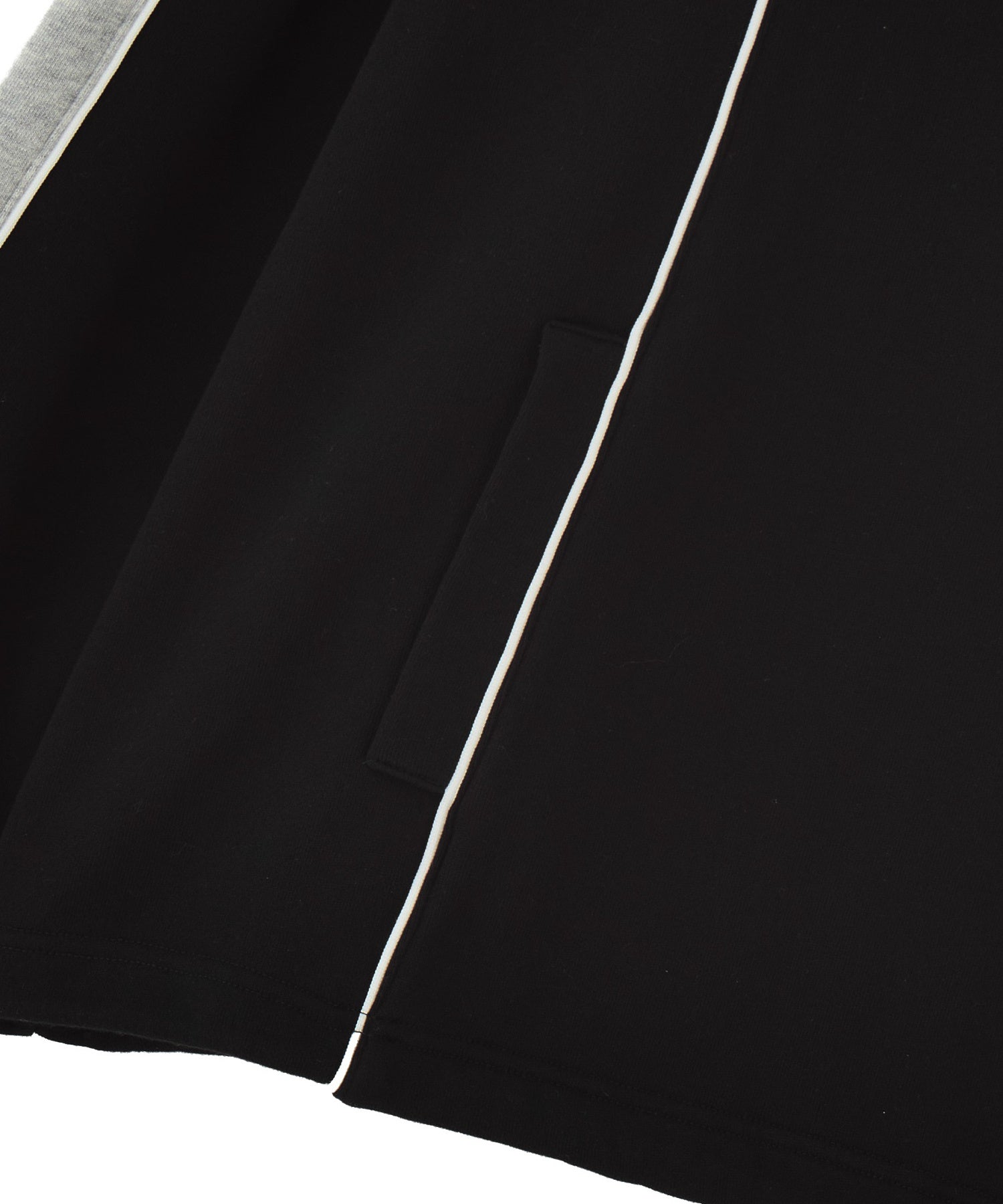 FACE LABEL HALF ZIP SWEAT TOP