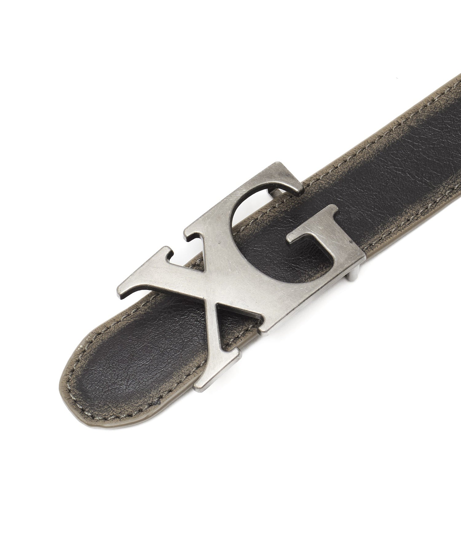 XG EMBLEM CLASP FAUX LEATHER BELT
