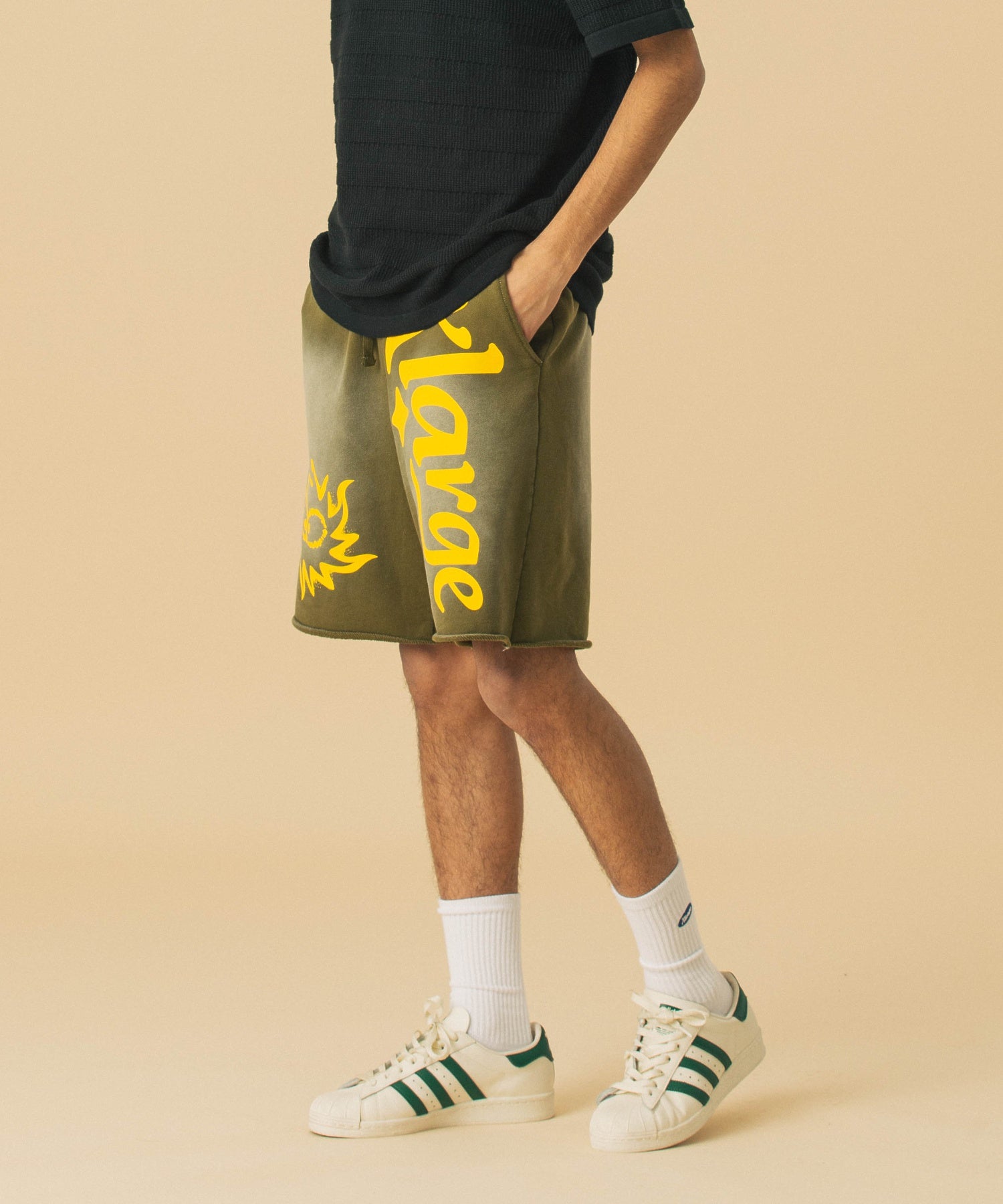 MODEL 身長183cm / 着用サイズ：Lサイズ