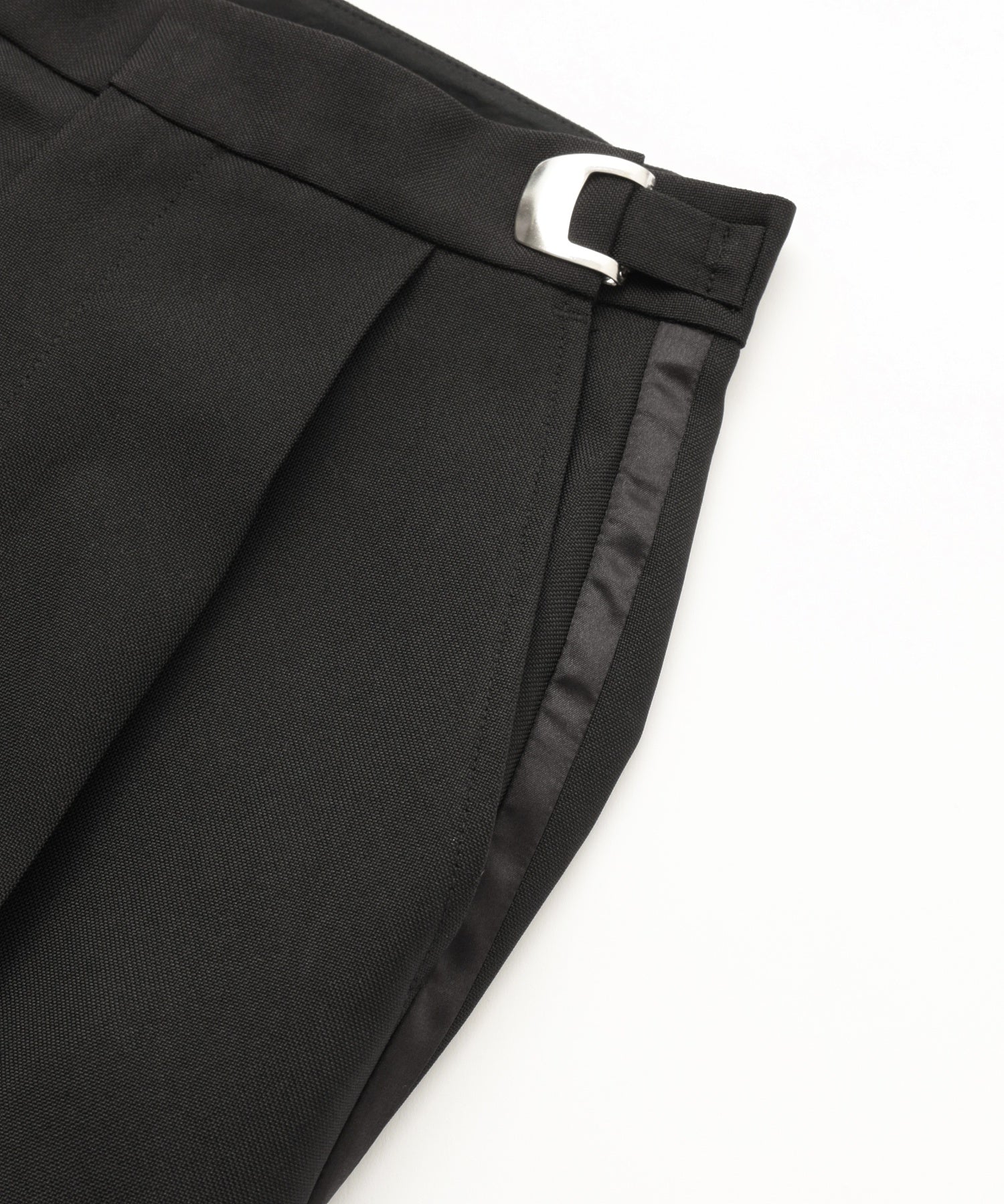 WAIST ADJUSTABLE WIDE TUCK PANTS