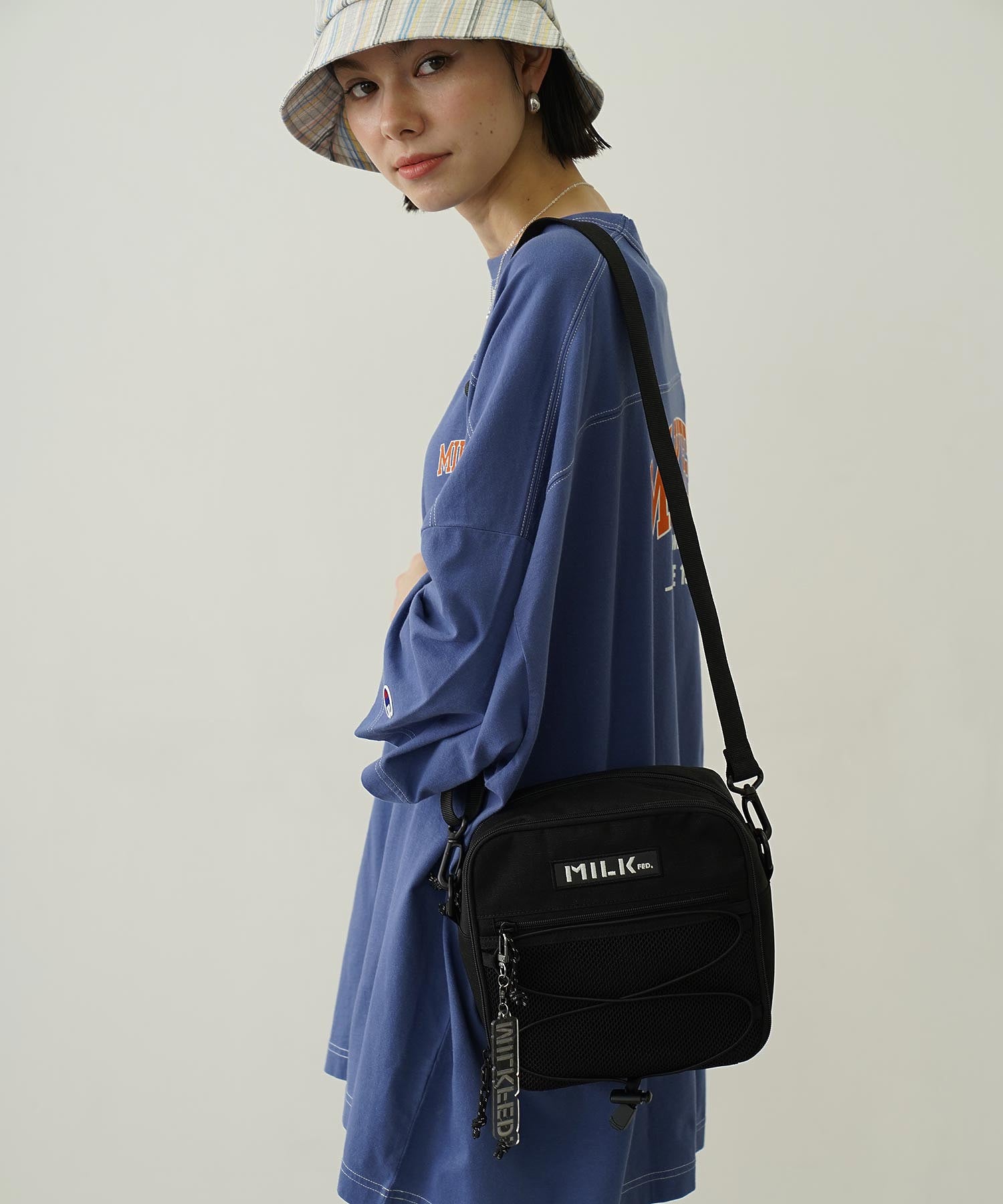 DAILY SQUARE SHOULDER BAG