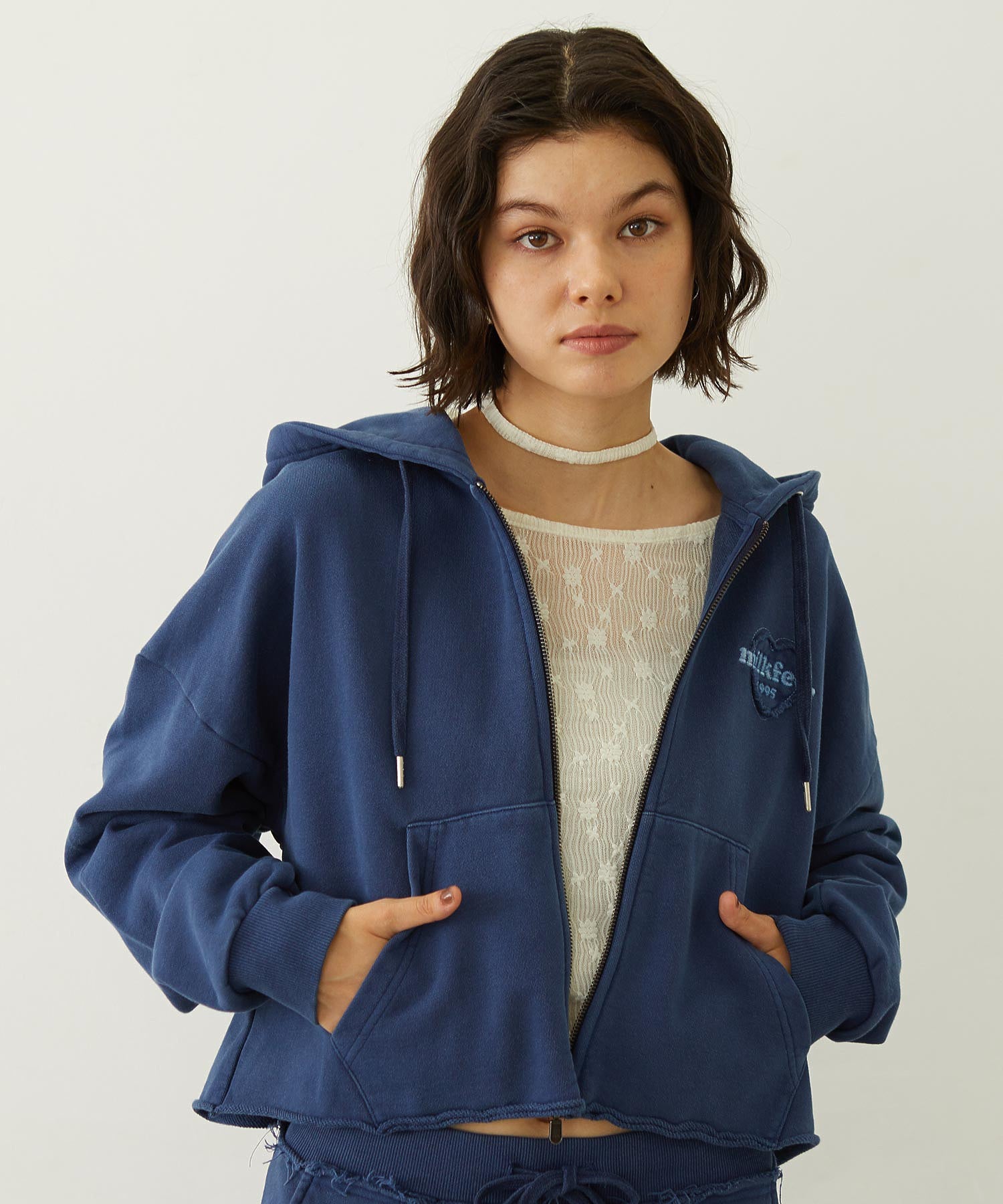 HEART MOTIF FADED CROPPED ZIP UP HOODIE
