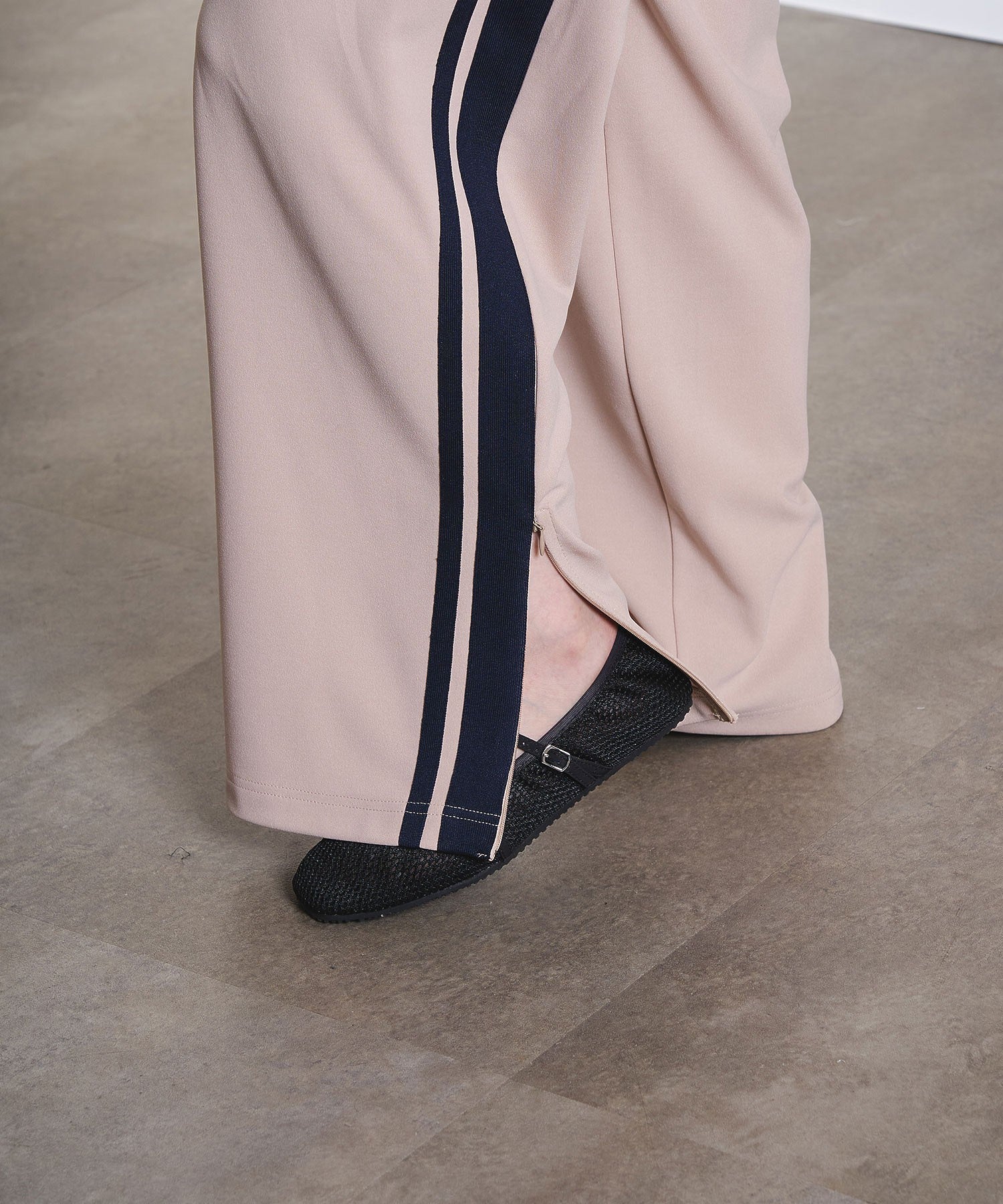 SIDE LINE GEORGETTE PANTS