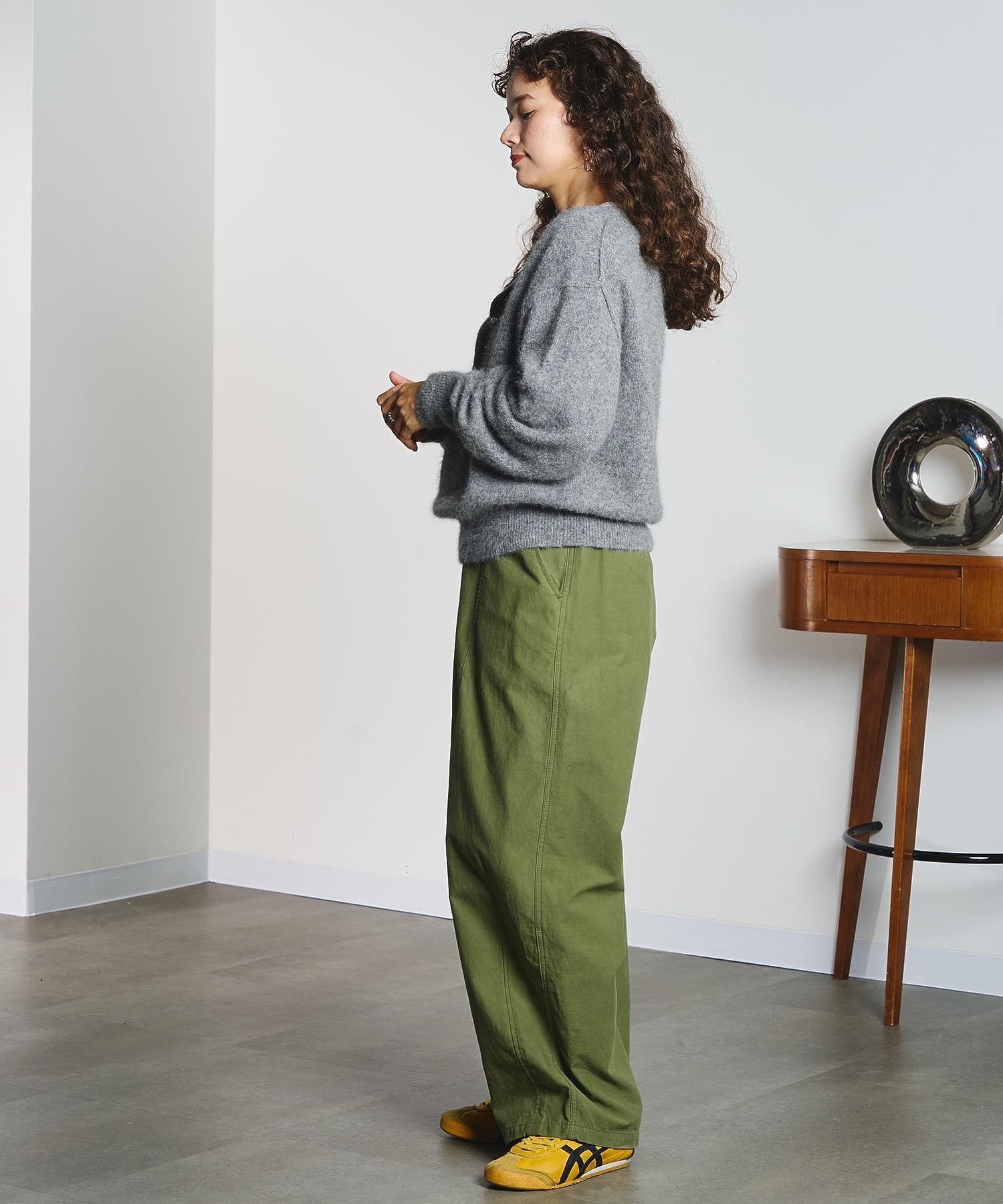 DENIM/BACK SATIN PANTS
