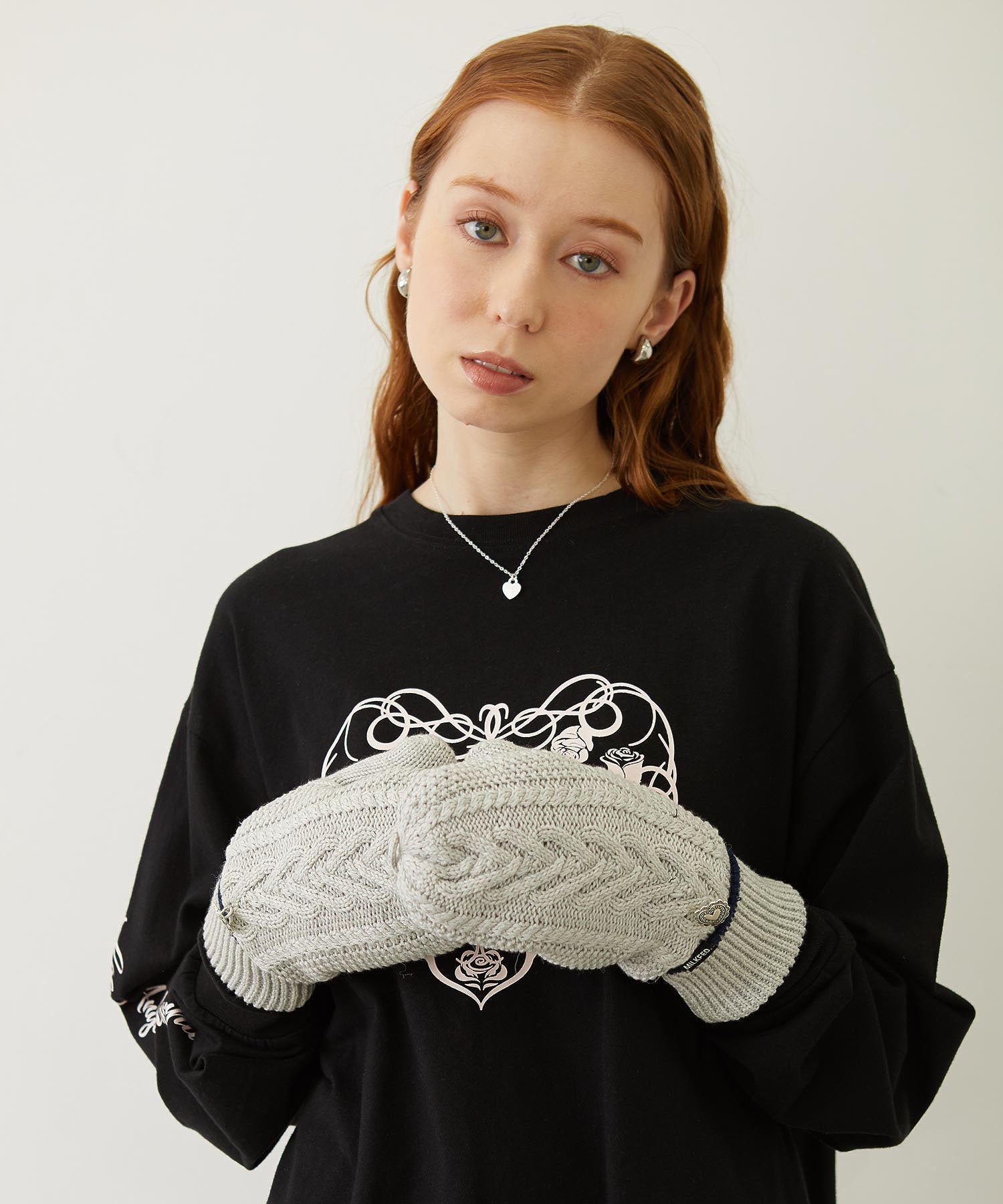 HEART CABLE MITTENS