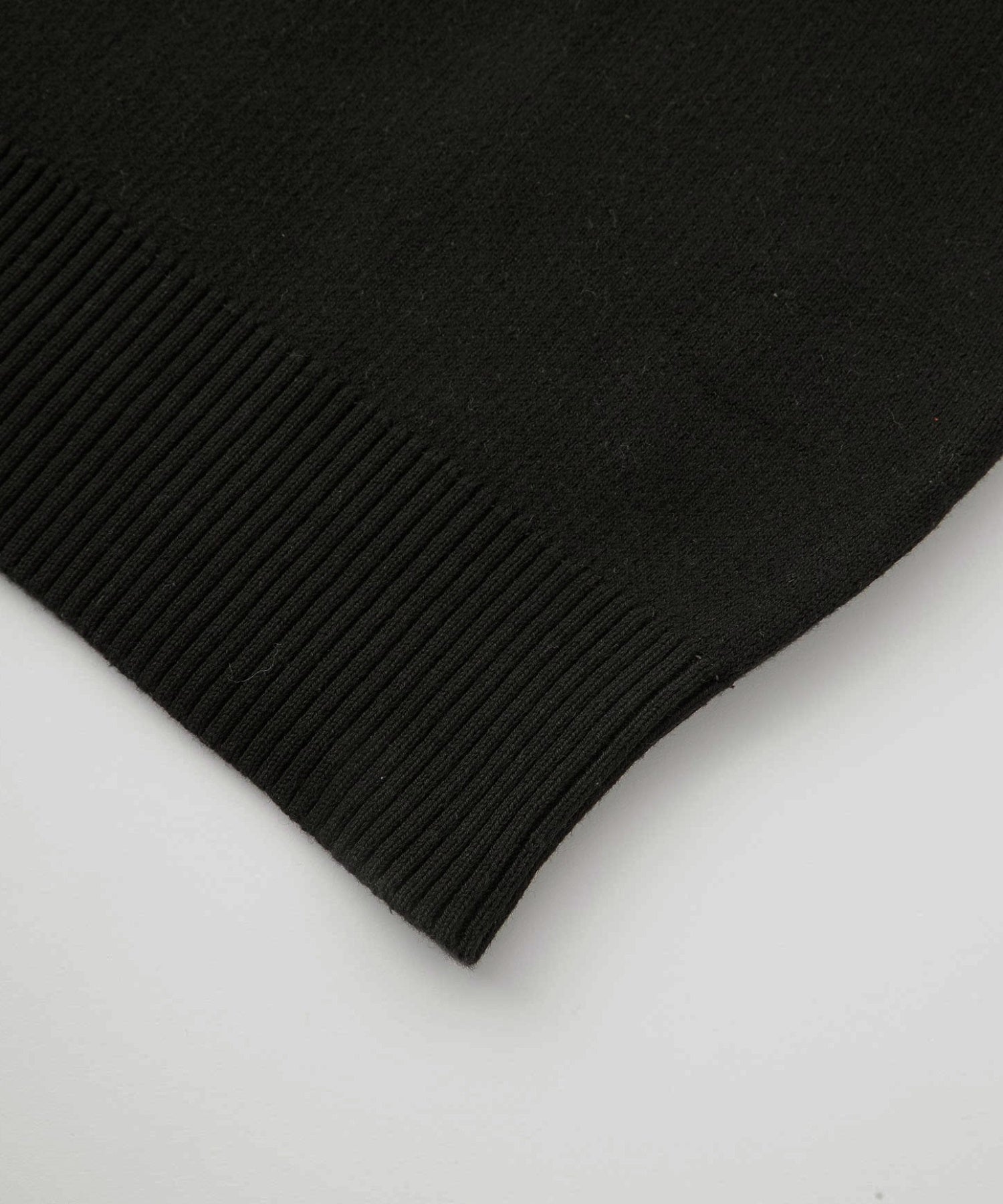 XG MONOGRAM LOGO JACQUARD KNIT TOP