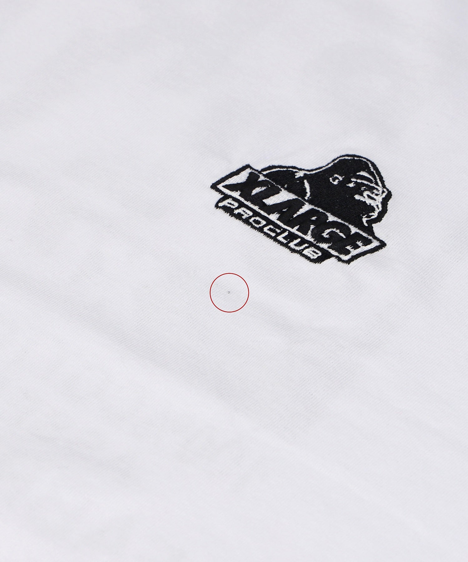 ※画像のような黒い斑点は、汚れや不良ではなく生地の特性です。ご理解のうえ購入をご検討ください。