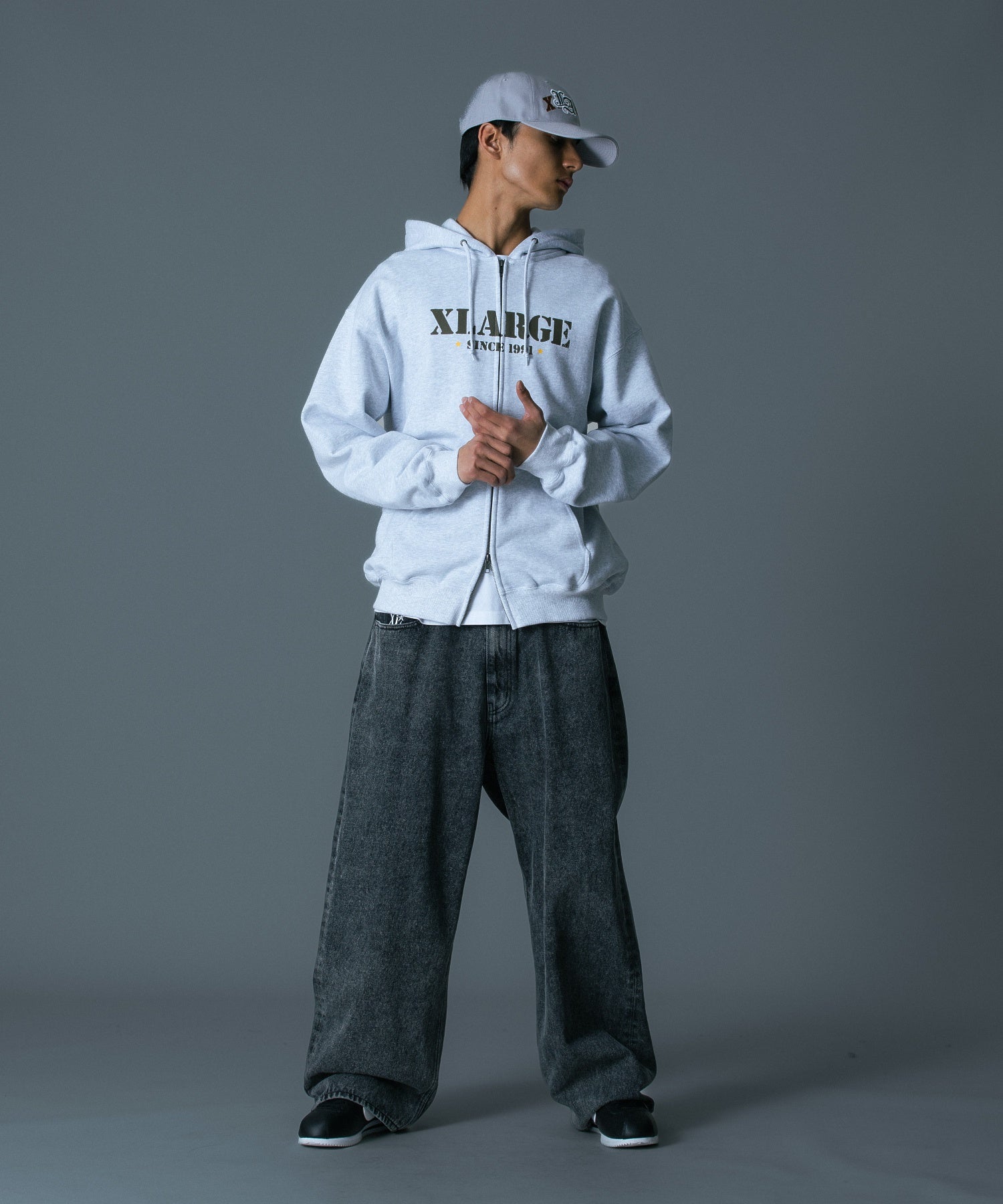 CRATE DIGGER ZIP HOODED SWEATSHIRT