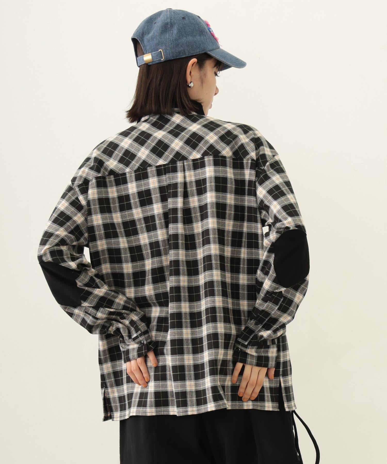 HEART ELBOW PATCH PLAID SHIRT