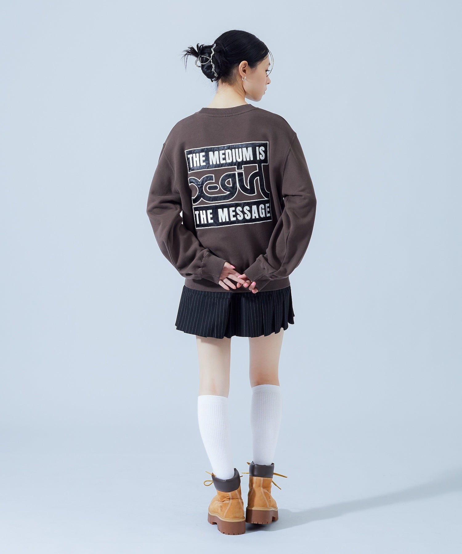 BOX AND MILLS LOGO PATCH SWEATSHIRT