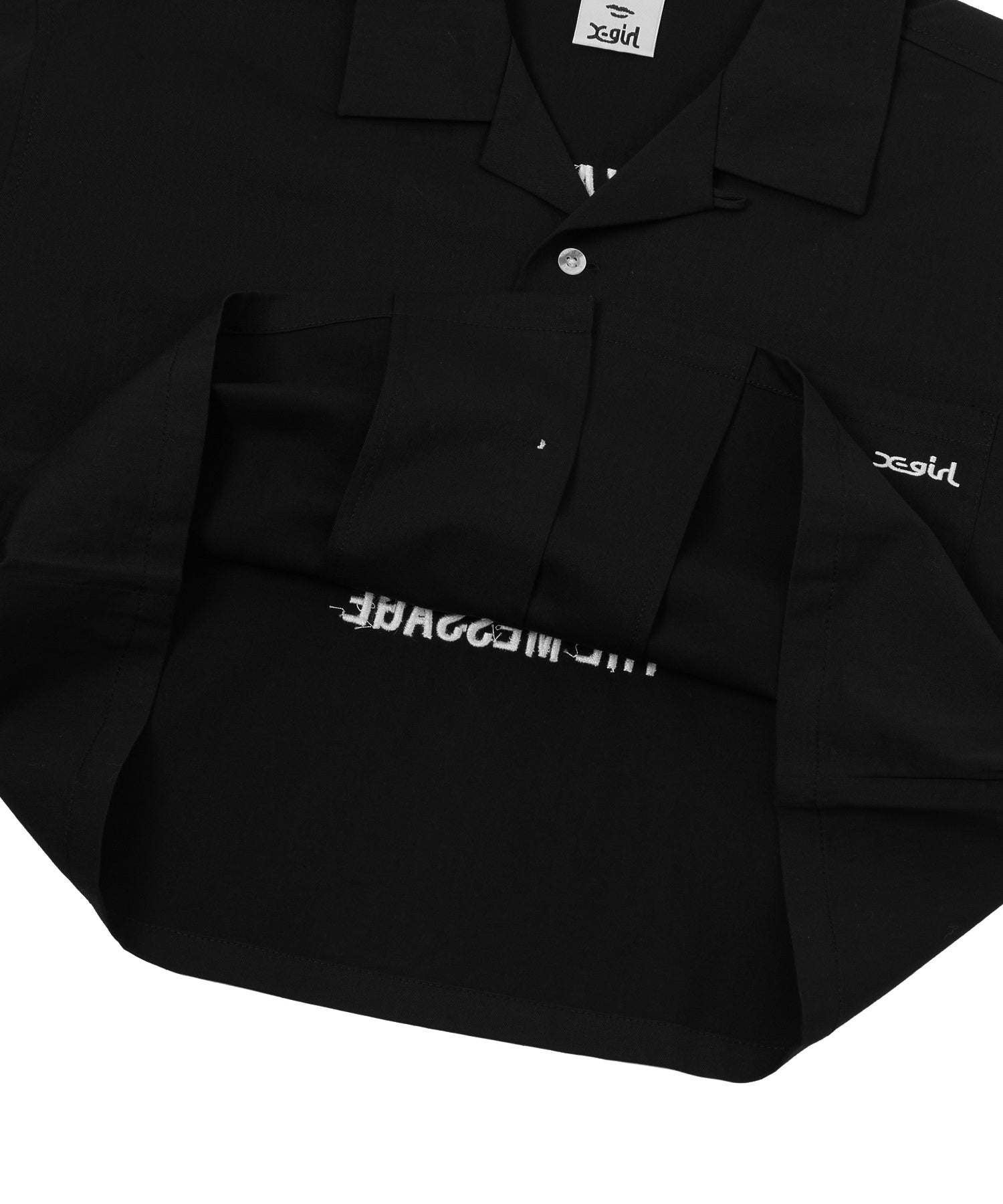 ARCH LOGO AND FACE OPEN COLLAR CROPPED SHIRT