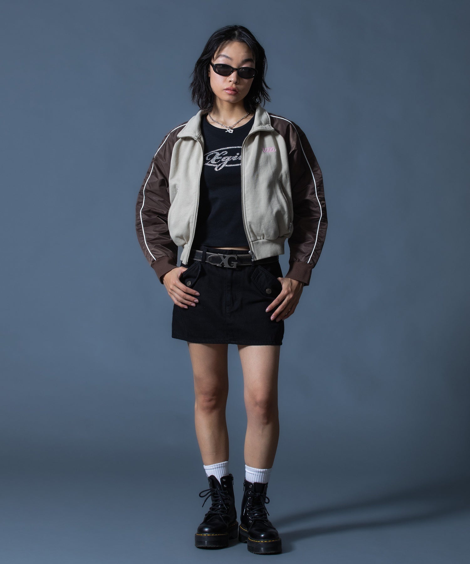 XG EMBLEM CLASP FAUX LEATHER BELT