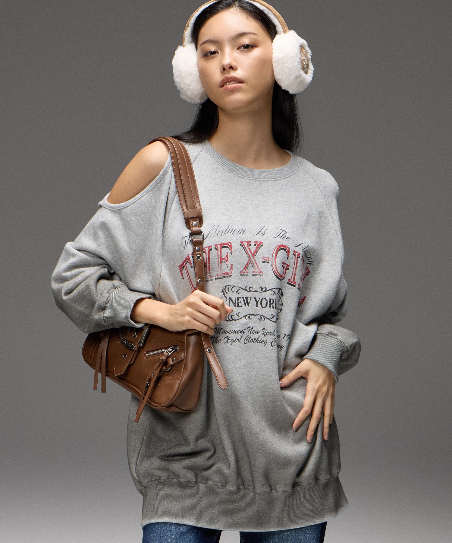 GRADIENT SPRAY OPEN-SHOULDER SWEATSHIRT
