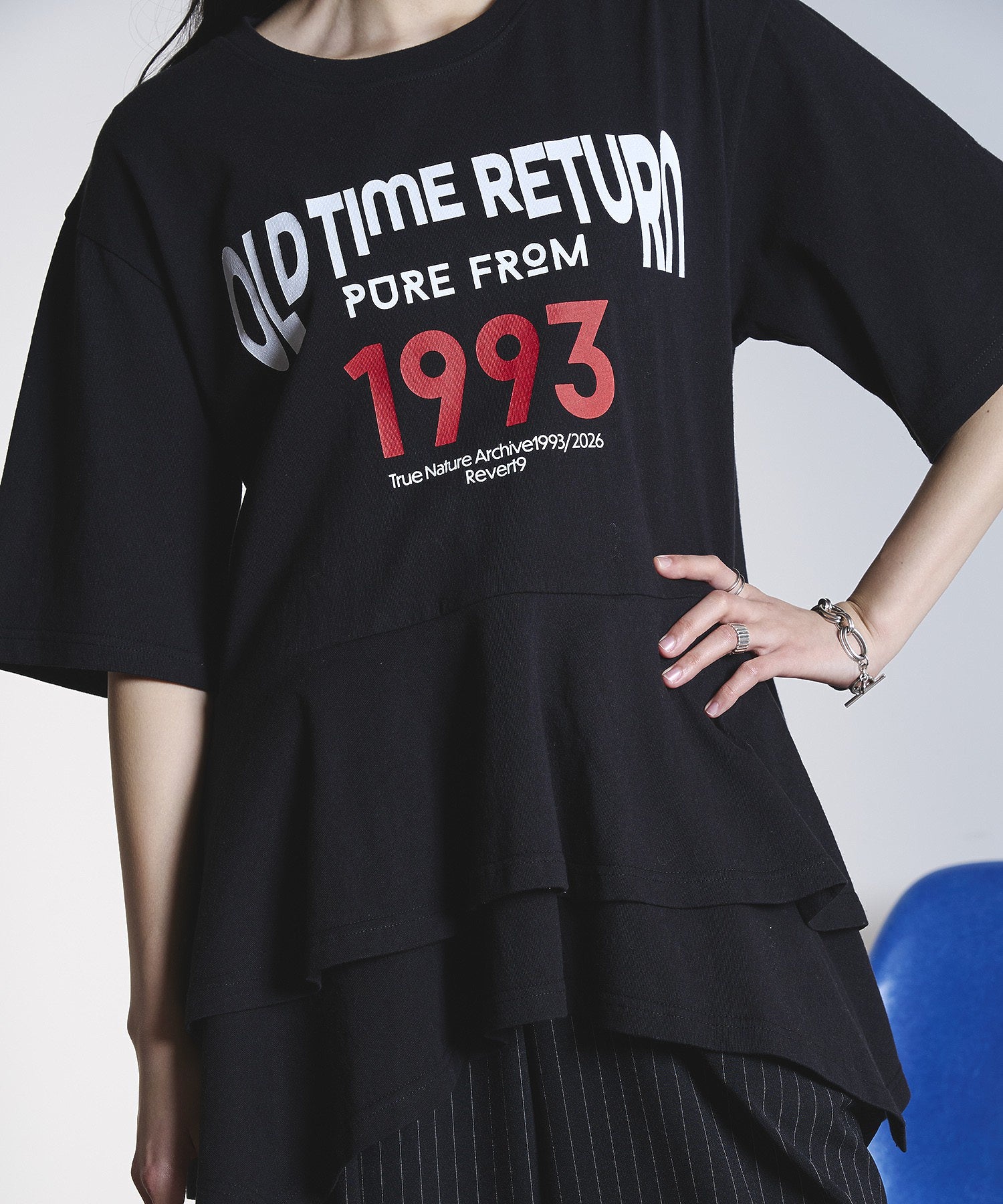 OKIRAKU×ROSEBUD/PEPLUM LOGO TEE