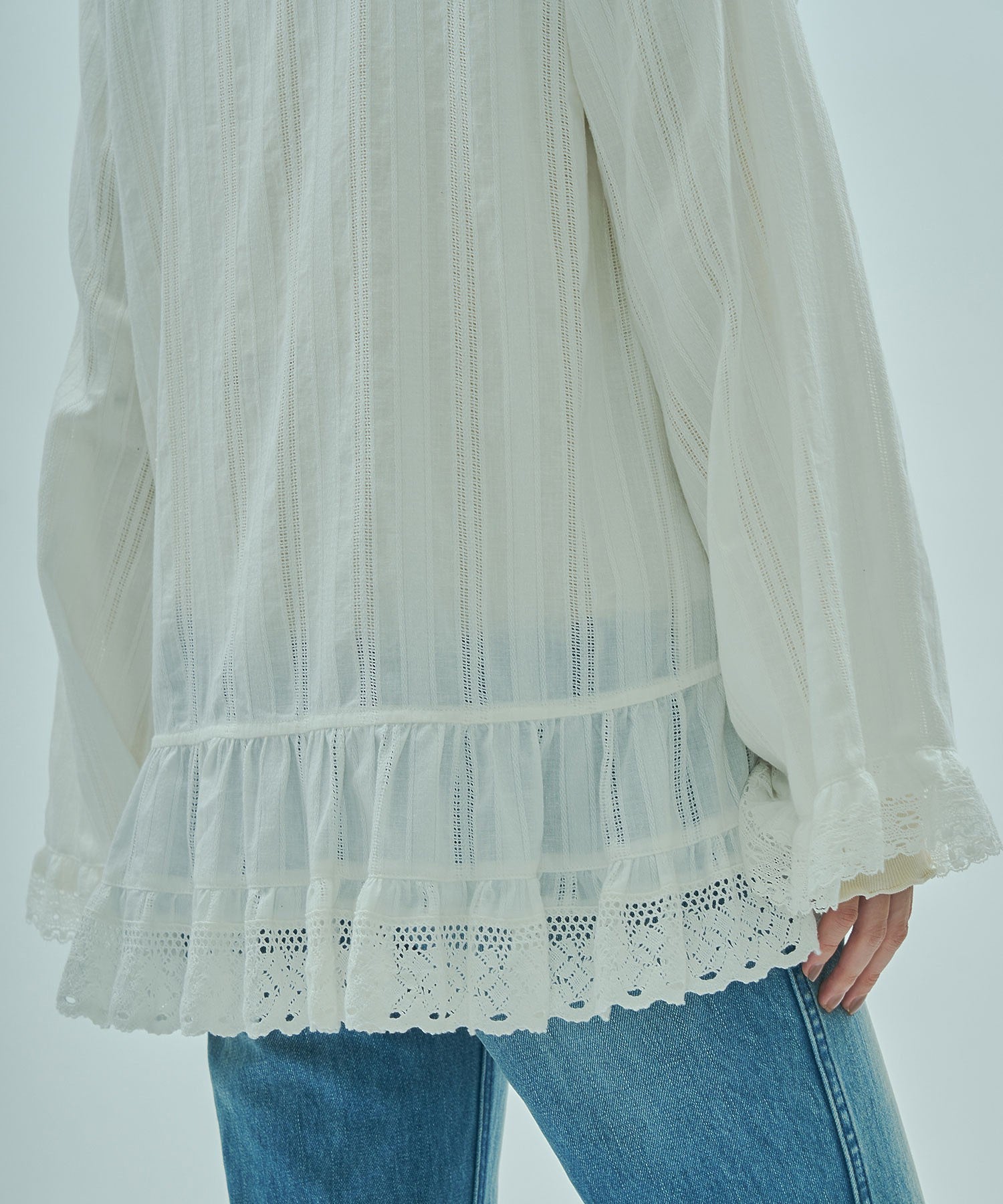 mag.by c/FRILL COLLAR BLOUSE