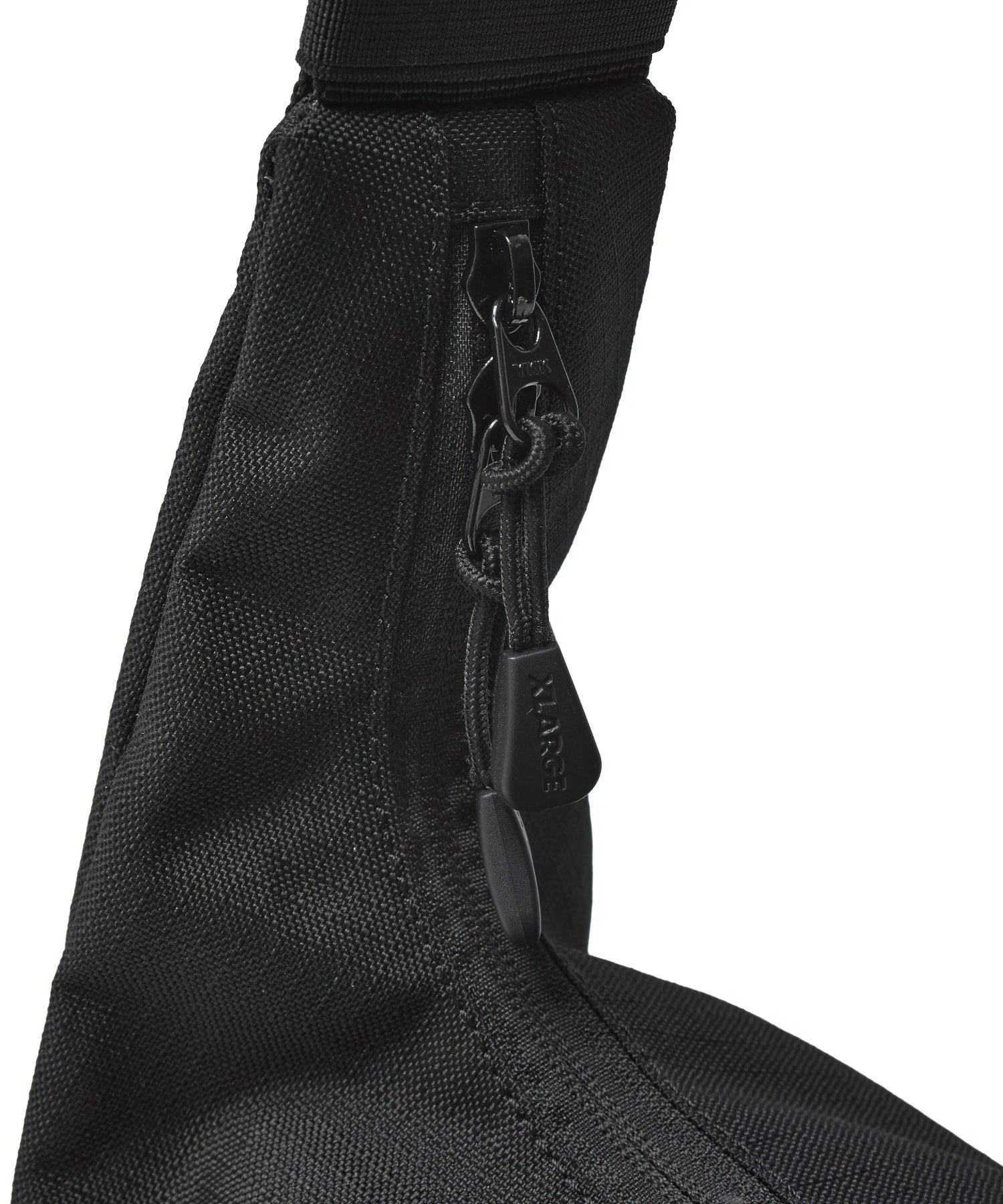 FACE LABEL MESSENGER BAG